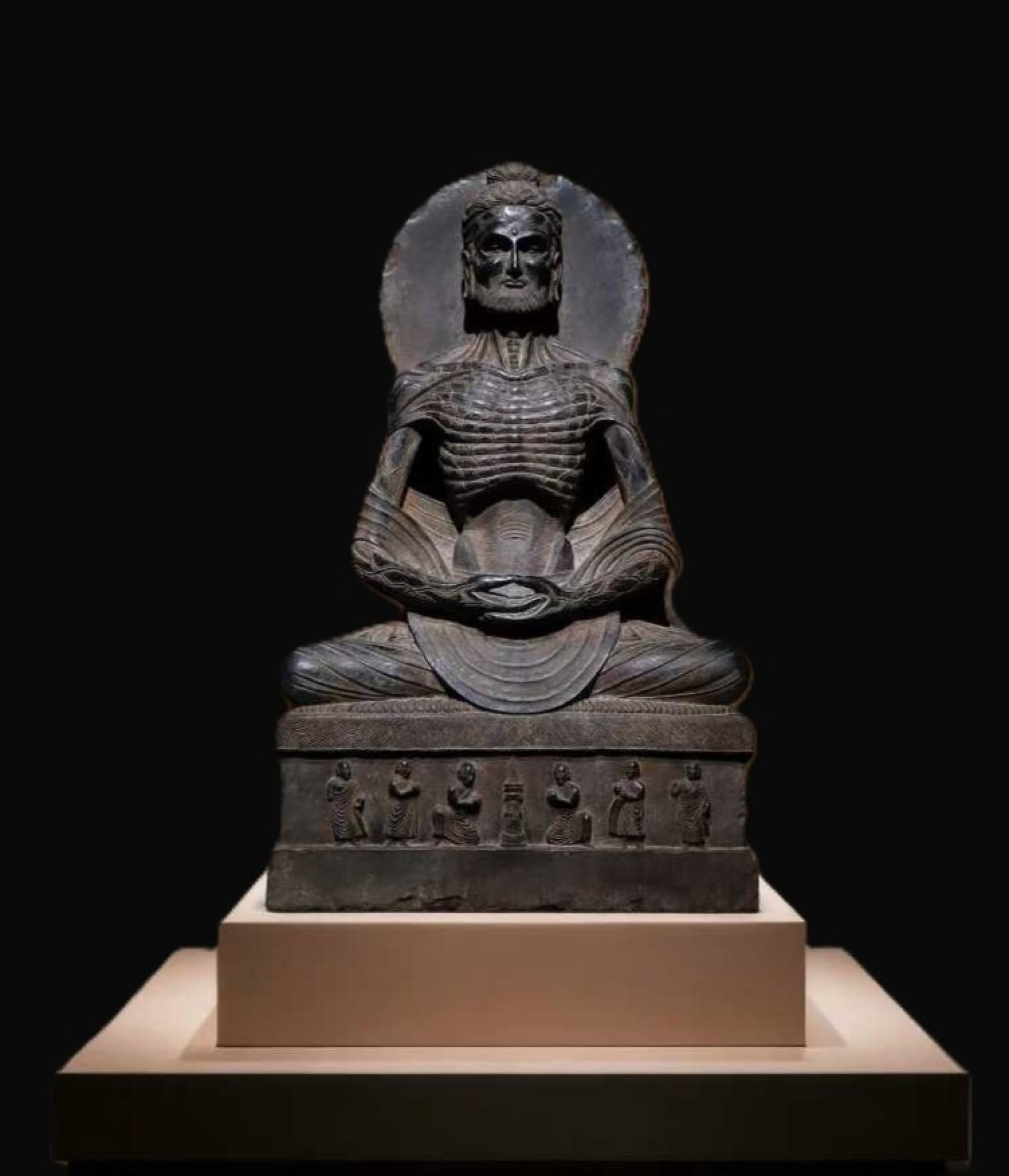 A Solemn Schistose Statue of Gandhara (1 of 9)