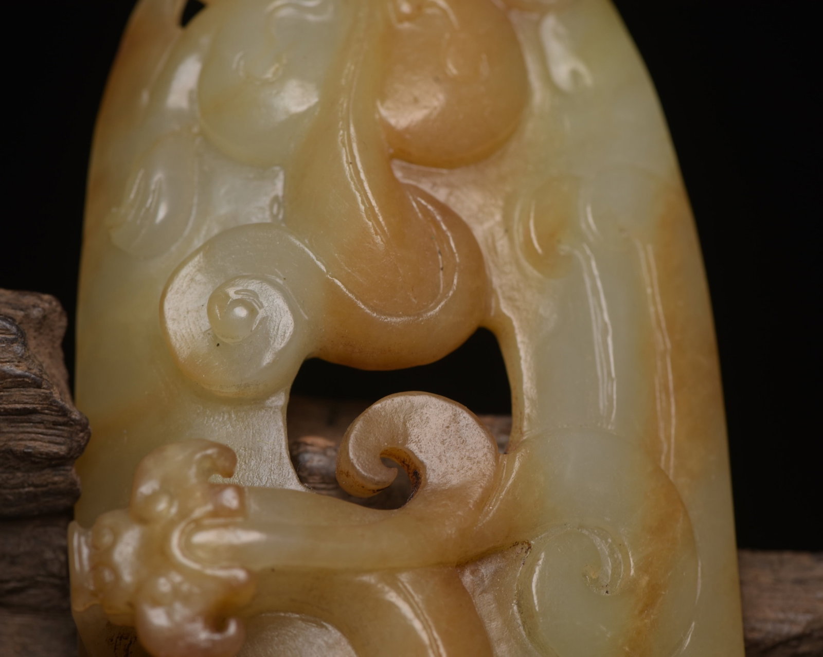An Exquisite White Jade Chi-Dragon Pattern Pendant - 6