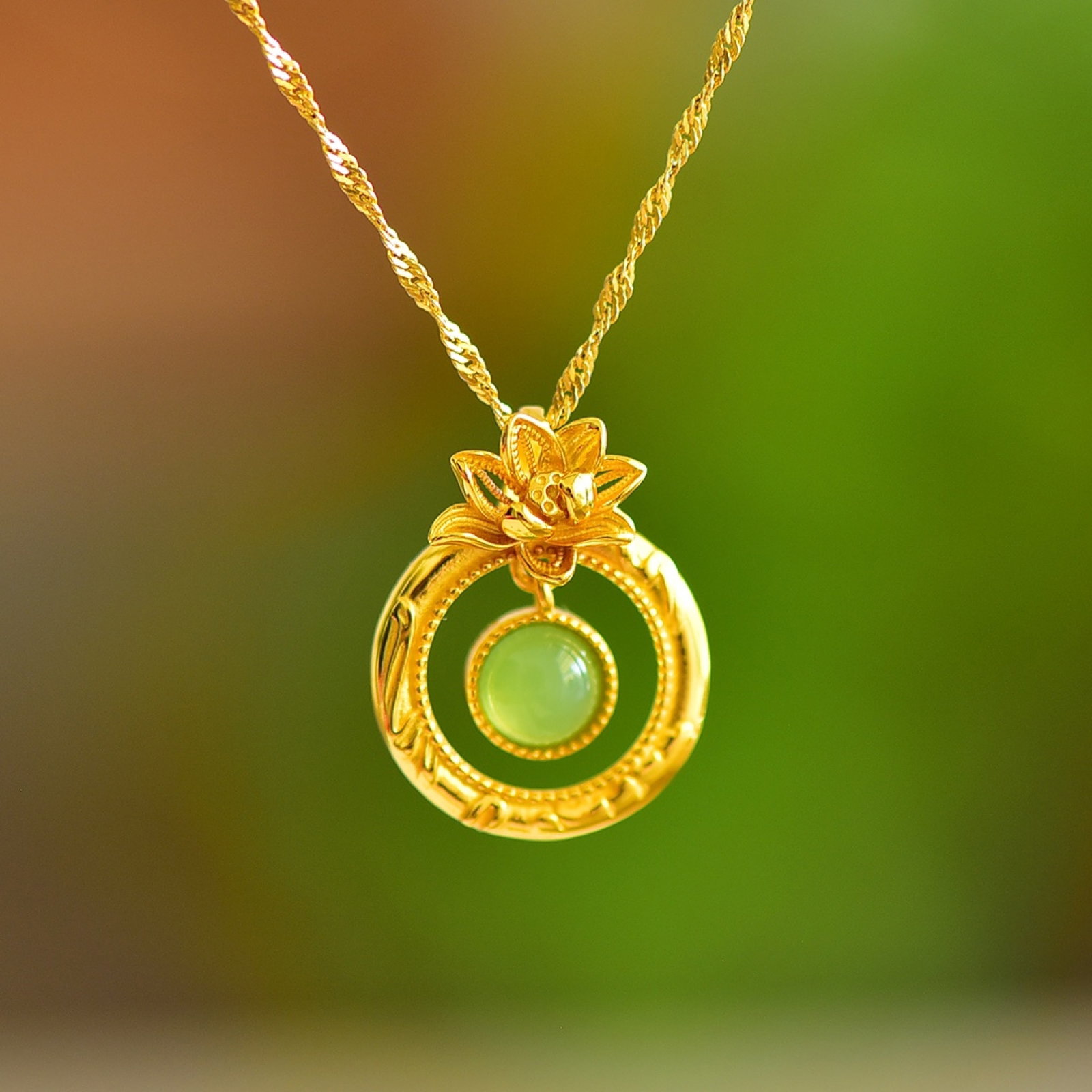 An Exquisite Sterling Silver-Gold Plated Inlaid Jasper Pendant: An Exquisite Sterling Silver-Gold Plated Inlaid Jasper Pendant,Size:0.2inx0.2in 纯银镀金镶碧玉项链