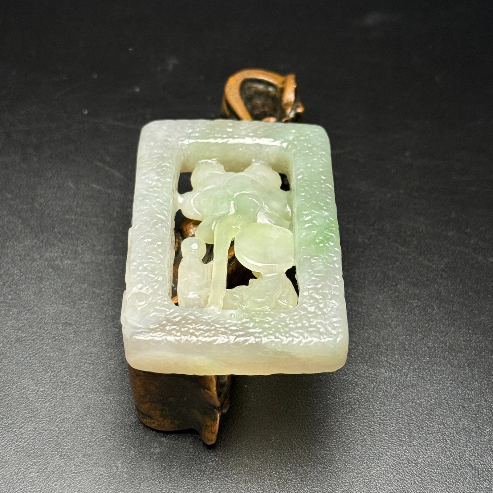 An Exquisite White Jade Figure Pattern Pendant - 6
