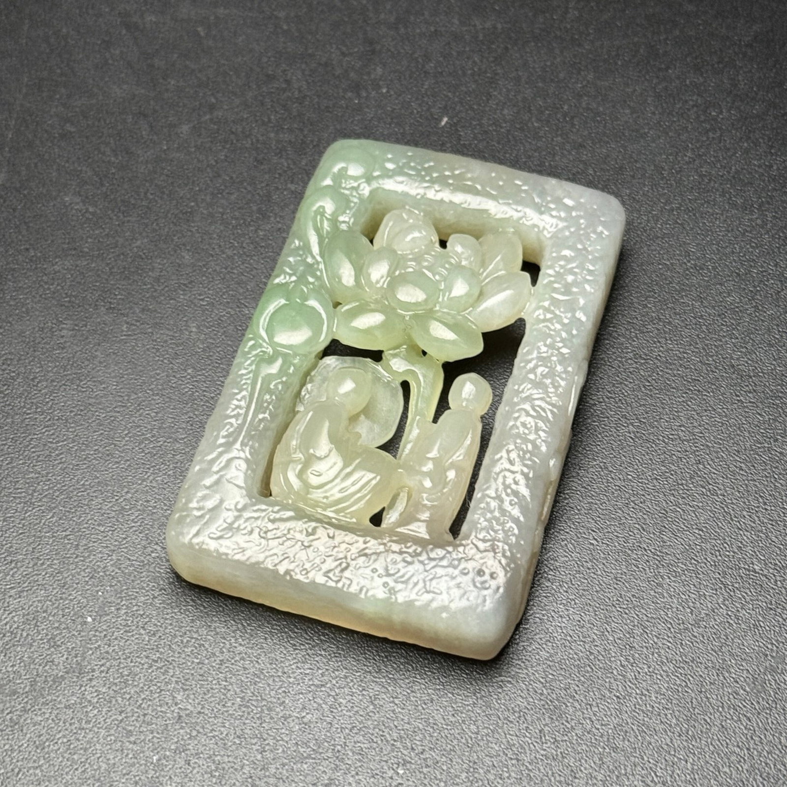 An Exquisite White Jade Figure Pattern Pendant - 7