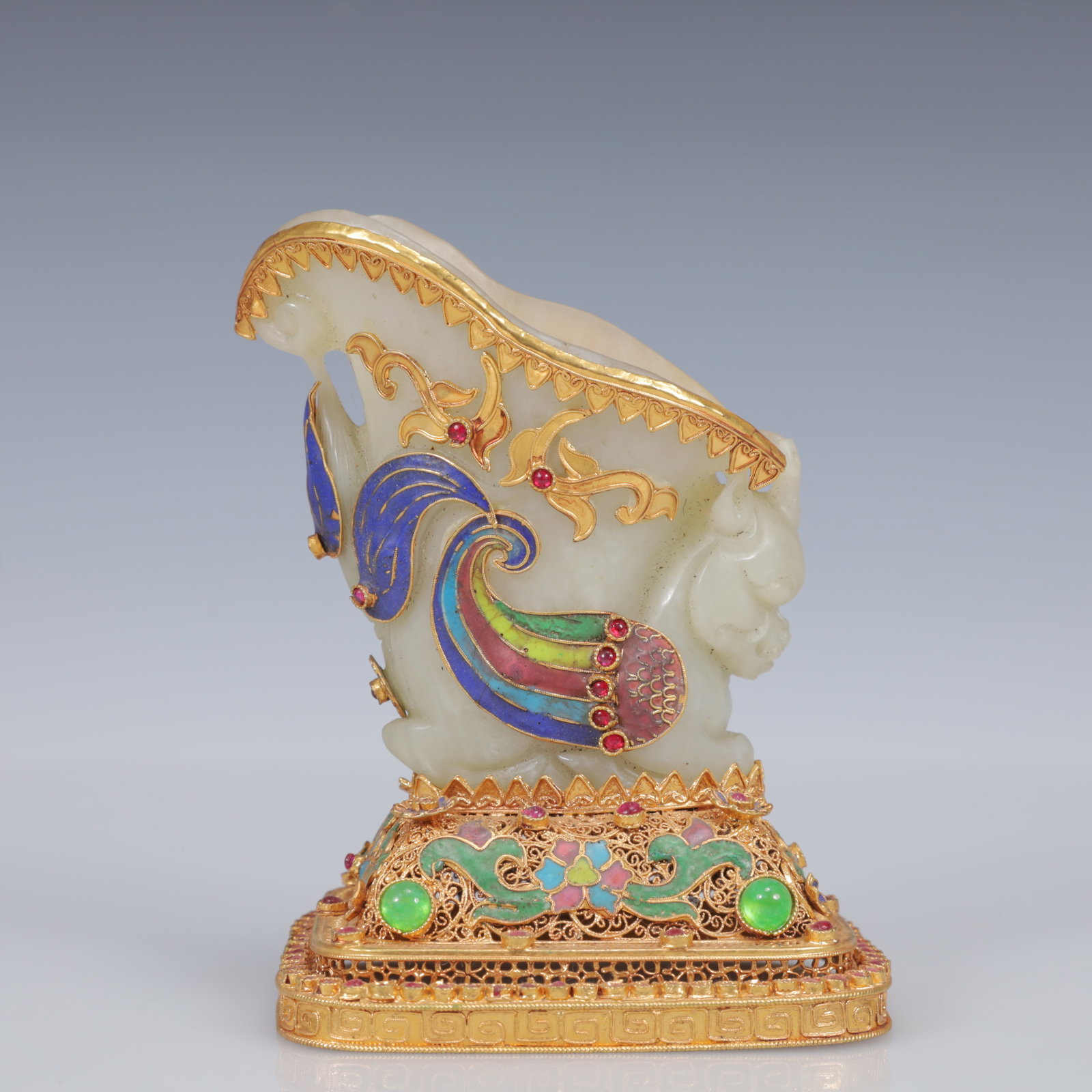 An Exquisite Filigree and Gilding Inlaid White Jade Auspicious Beast Cup,Inlaid Gems: An Exquisite Filigree and Gilding Inlaid White Jade Auspicious Beast Cup,Inlaid Gems,Qing Dynasty, China,Qianlong Four-Character Mark,Size:3.9inx3.1inx5.1in,Weight:400g