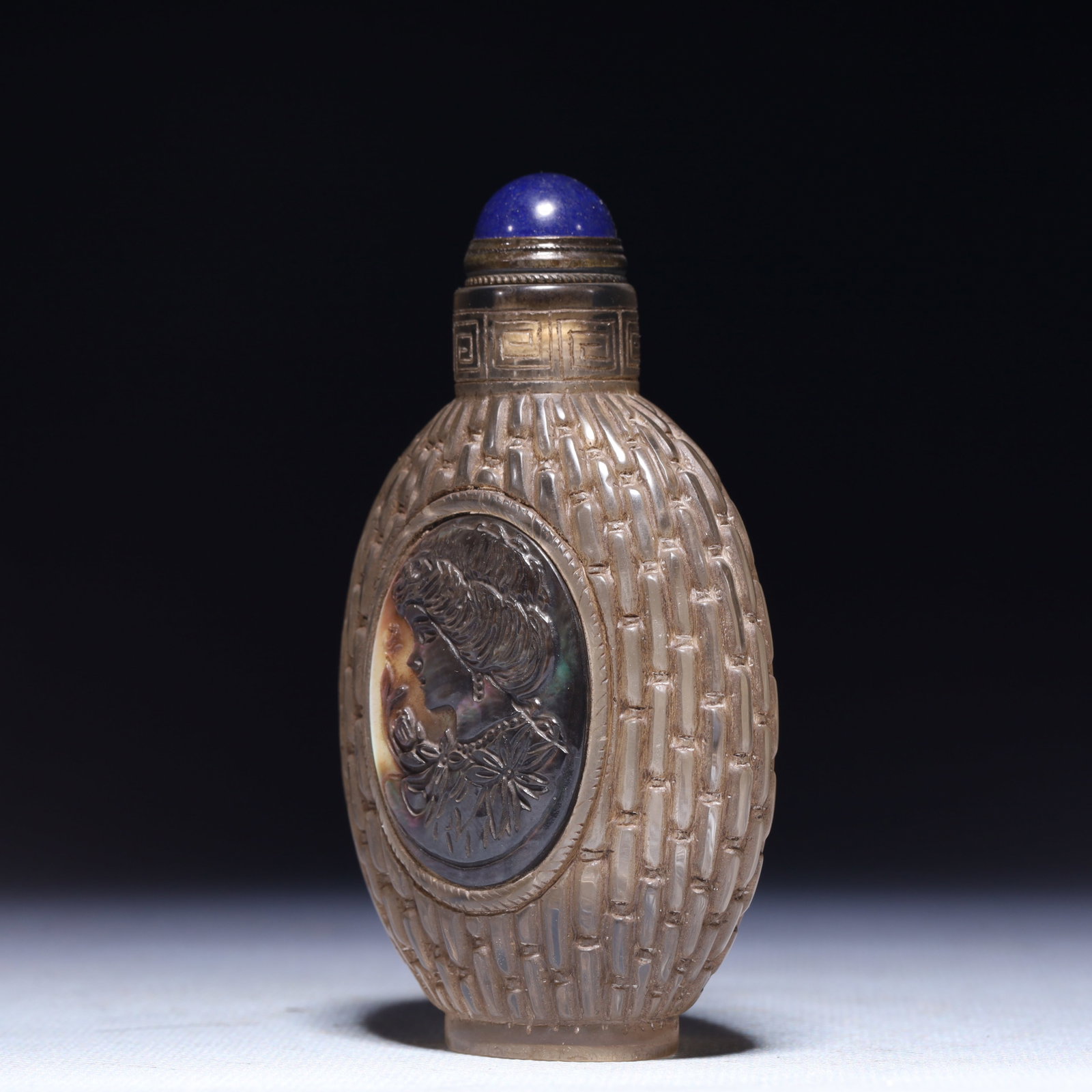 An Exquisite Glass Figure Pattern Snuff Bottle - 2