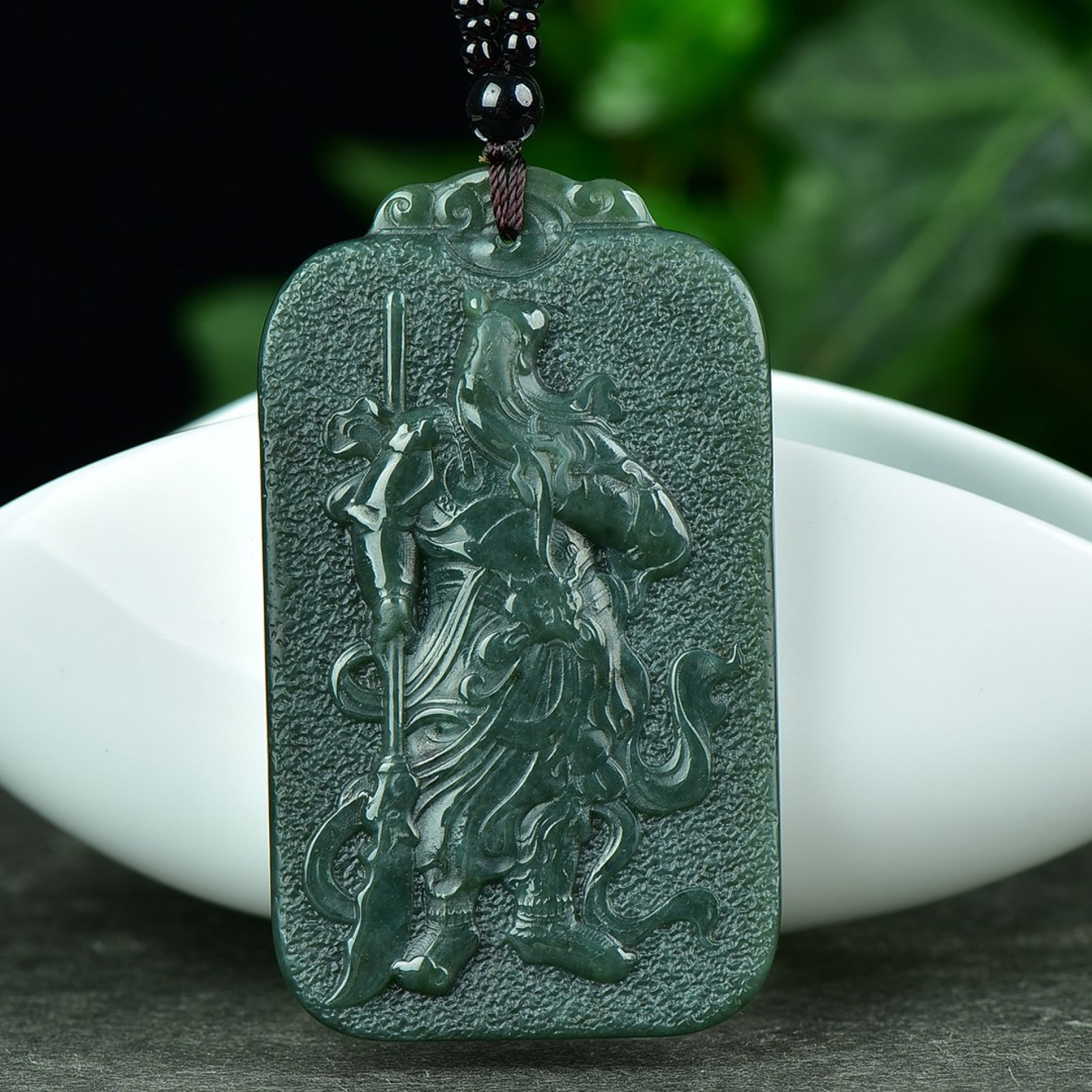An Exquisite Sapphire Guangong and Dragon Pattern Pendant: An Exquisite Sapphire Guangong and Dragon Pattern Pendant,Size:1.6inx2.7in (寓意)寓意吉祥 招财纳福 青玉关公像&