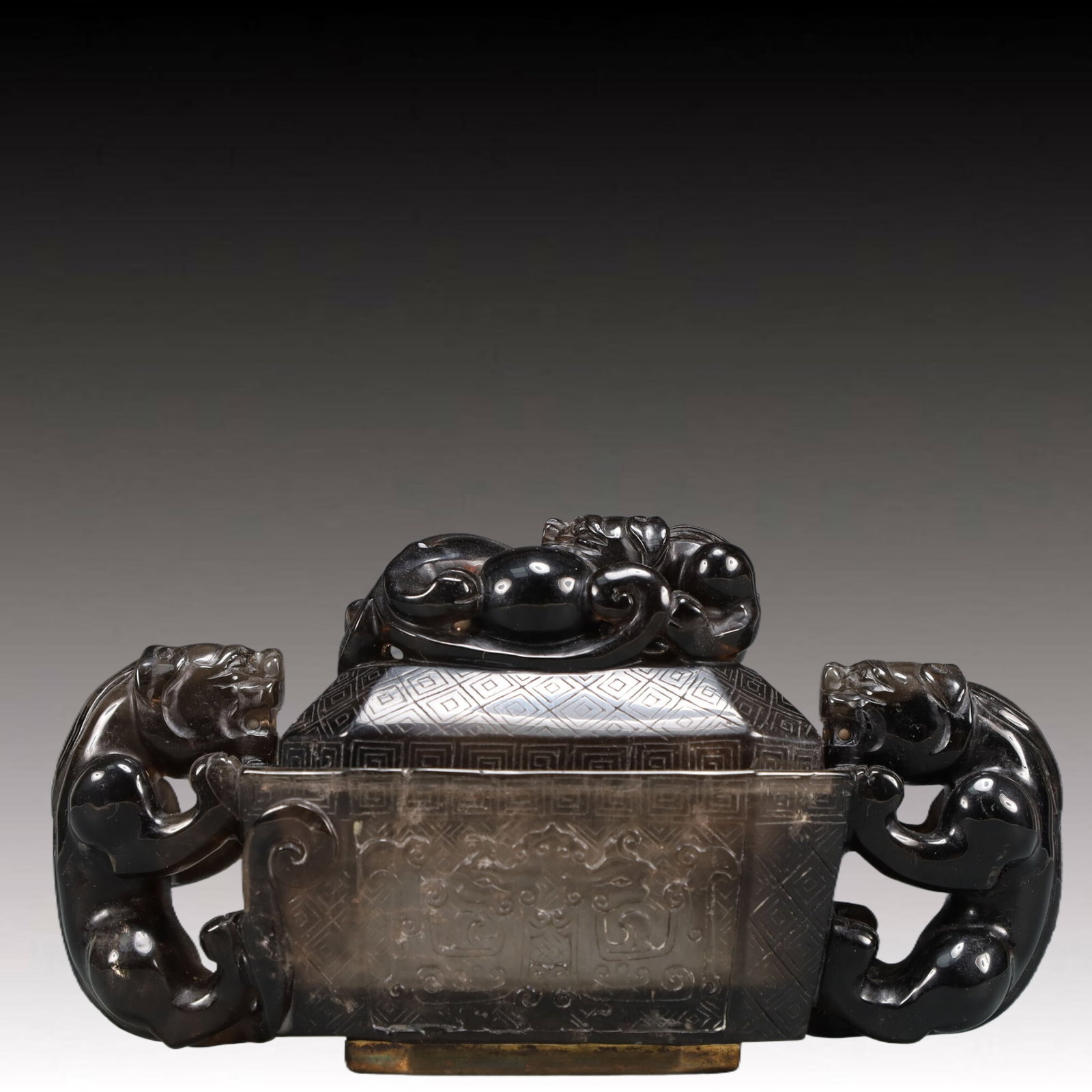 An Exquisite Crystal Beast-Face Pattern Double-Ears Censer: An Exquisite Crystal Beast-Face Pattern Double-Ears Censer,Qing Dynasty, China,Size:6.7inx2.6inx3.5in Weight:700g
