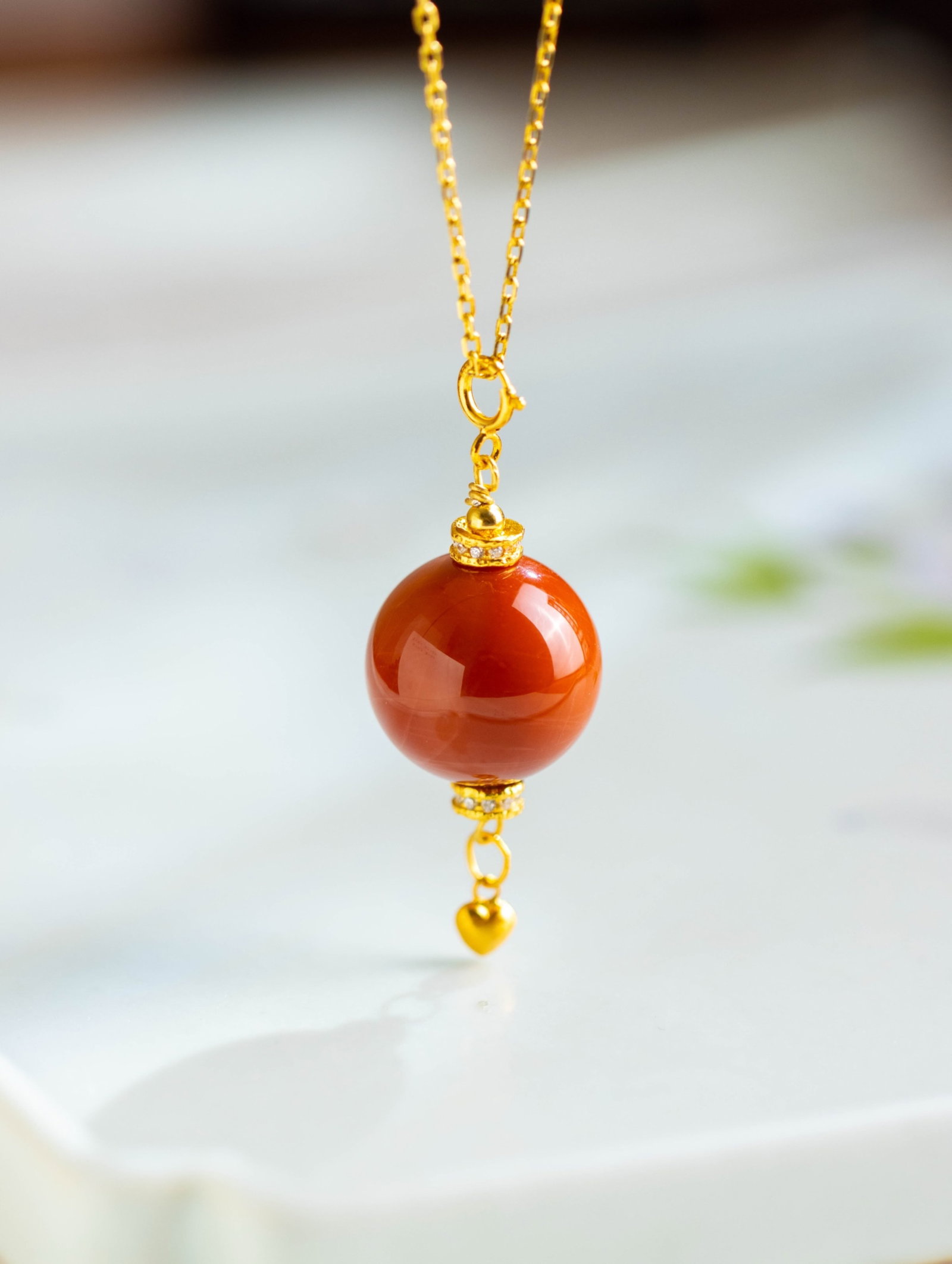 An Exquisite Sterling Silver-Gold Plated Inlaid Agate Pendant, Inlaid Diamond: An Exquisite Sterling Silver-Gold Plated Inlaid Agate Pendant, Inlaid Diamond 纯银镀金镶玛瑙吊坠,嵌钻石