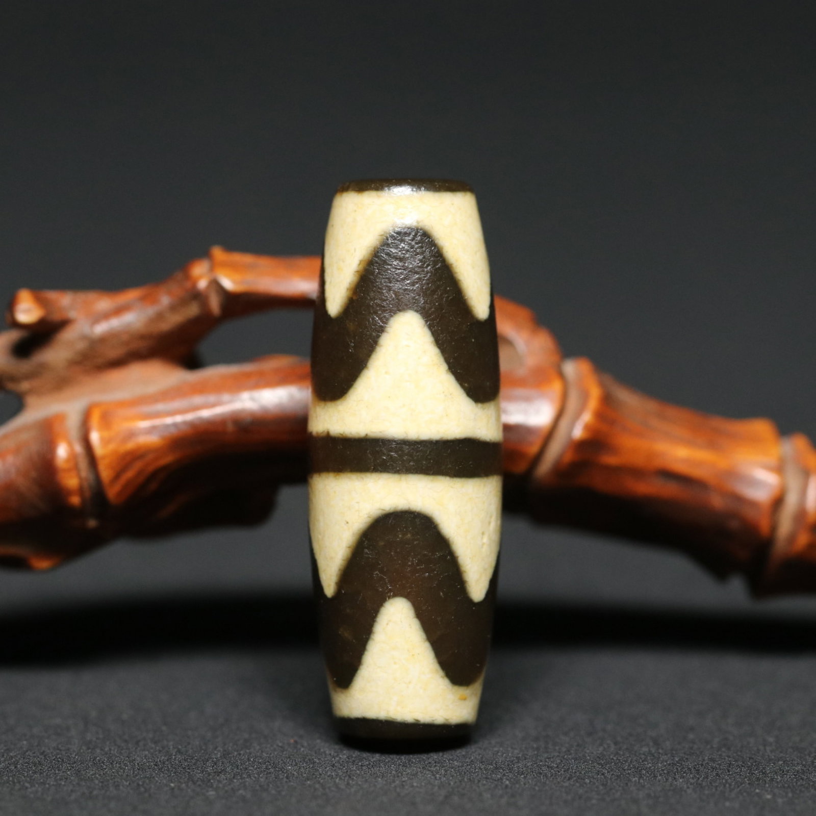 An Exquisite Dzi Bead Pendant - 4