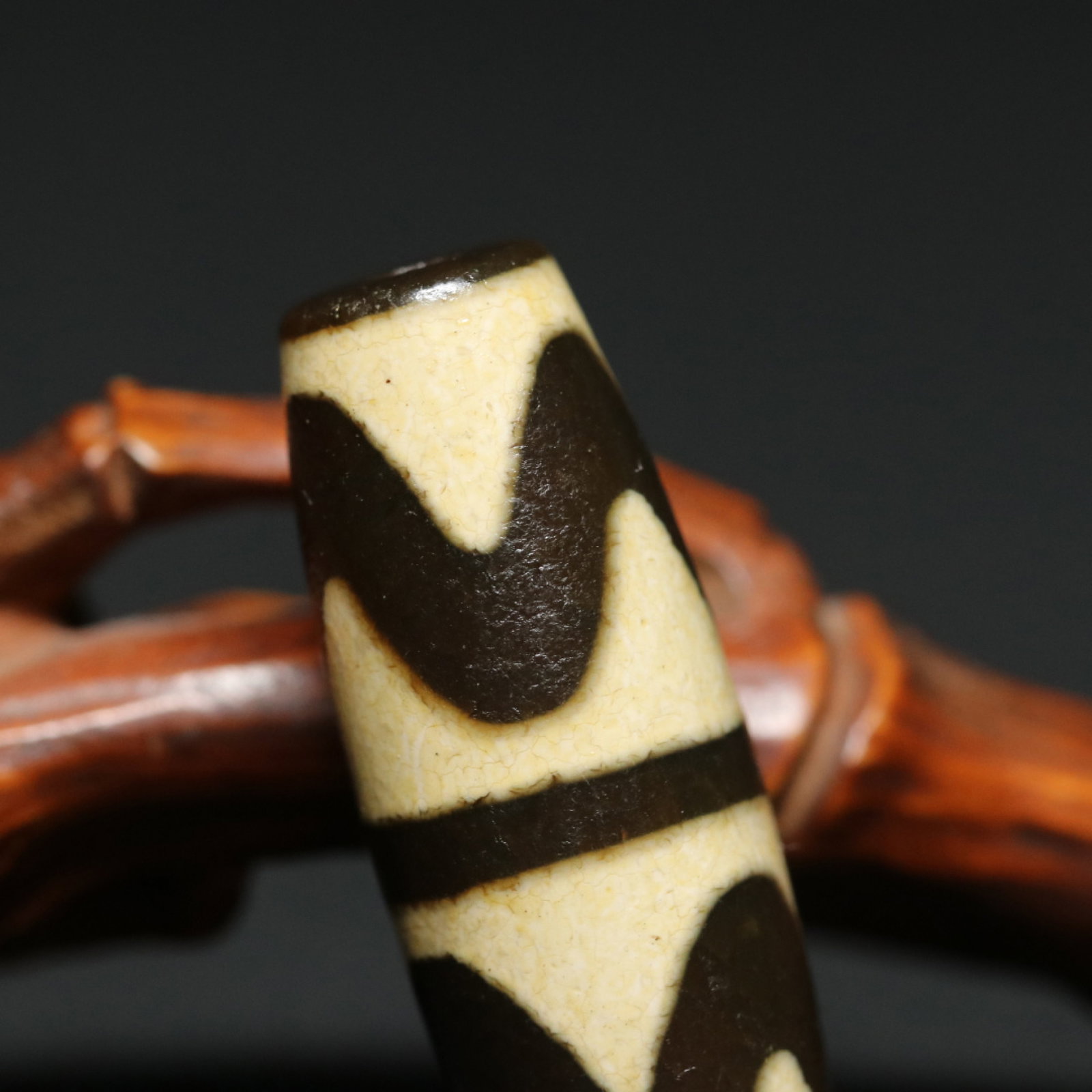 An Exquisite Dzi Bead Pendant - 7