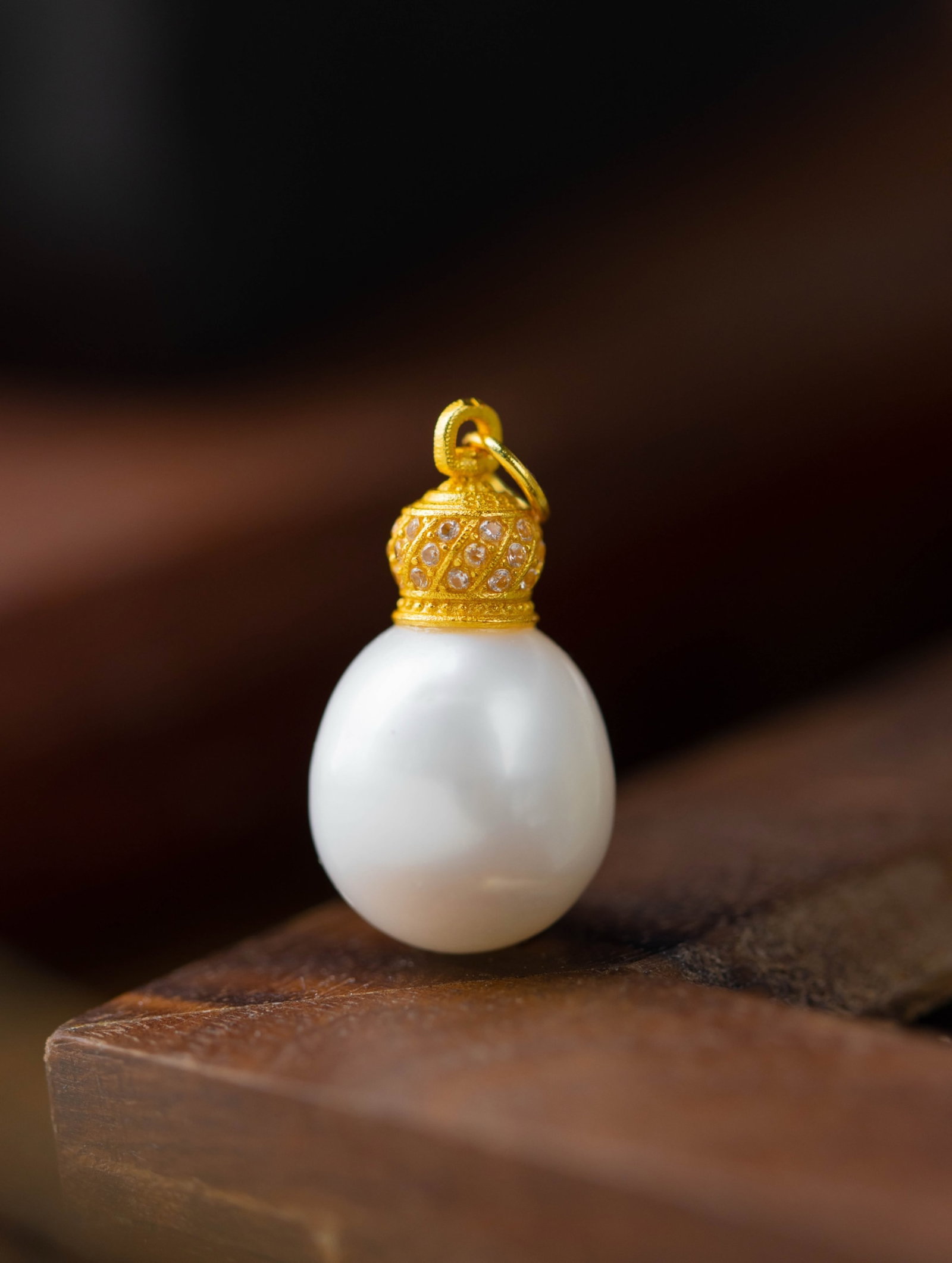 An Exquisite Sterling Silver-Gold Plated Inlaid Pearls Pendant,Inlaid Diamond: An Exquisite Sterling Silver-Gold Plated Inlaid Pearls Pendant,Inlaid Diamond 纯银镀金镶珍珠吊坠,嵌钻石