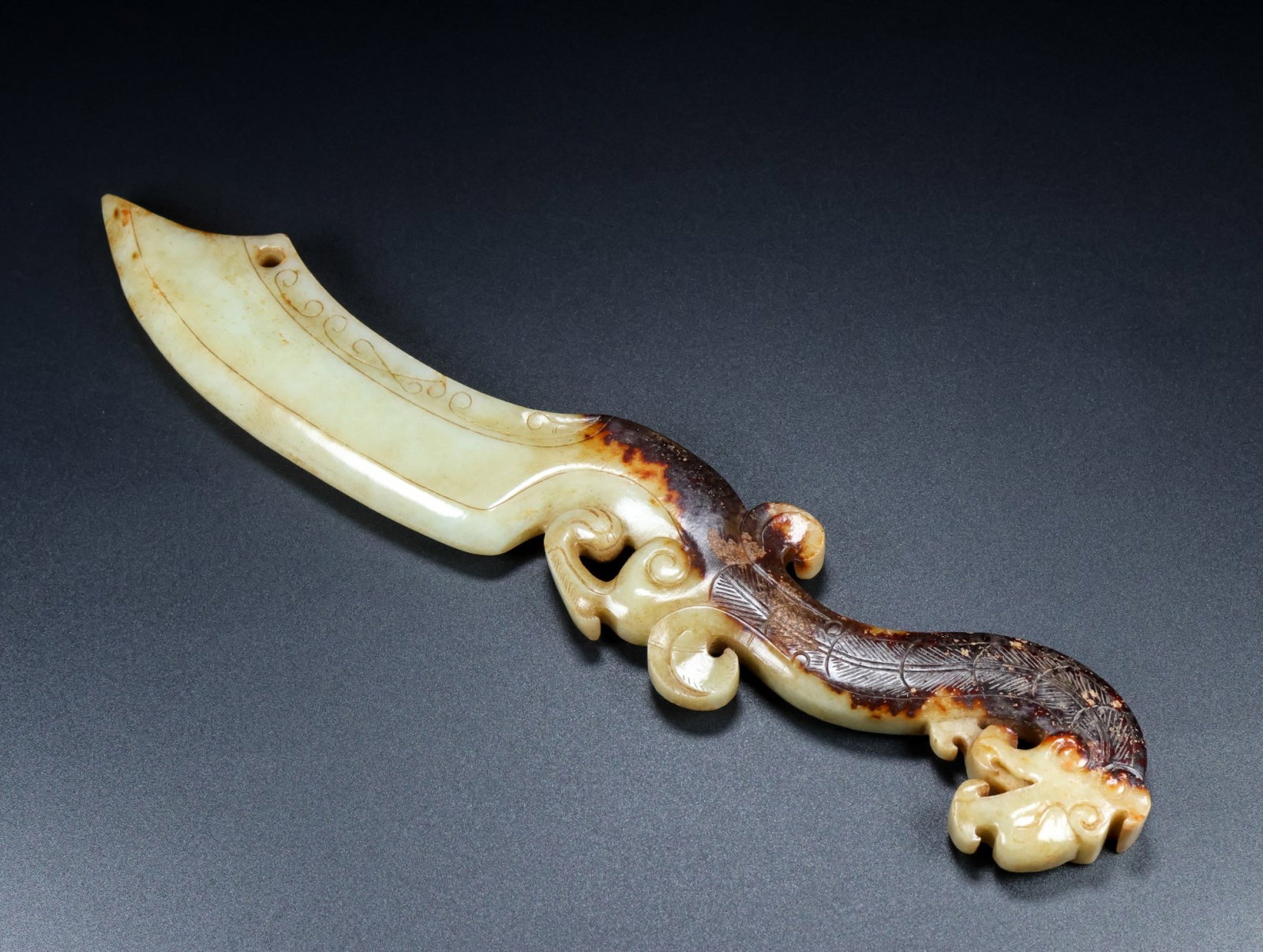 An Exquisite White Jade Dragon Pattern Axe: An Exquisite White Jade Dragon Pattern Axe,Qing Dynasty,China,Size:11.8inx2.4inx0.8in,Weight:357g 白玉龙纹斧头,中国清代