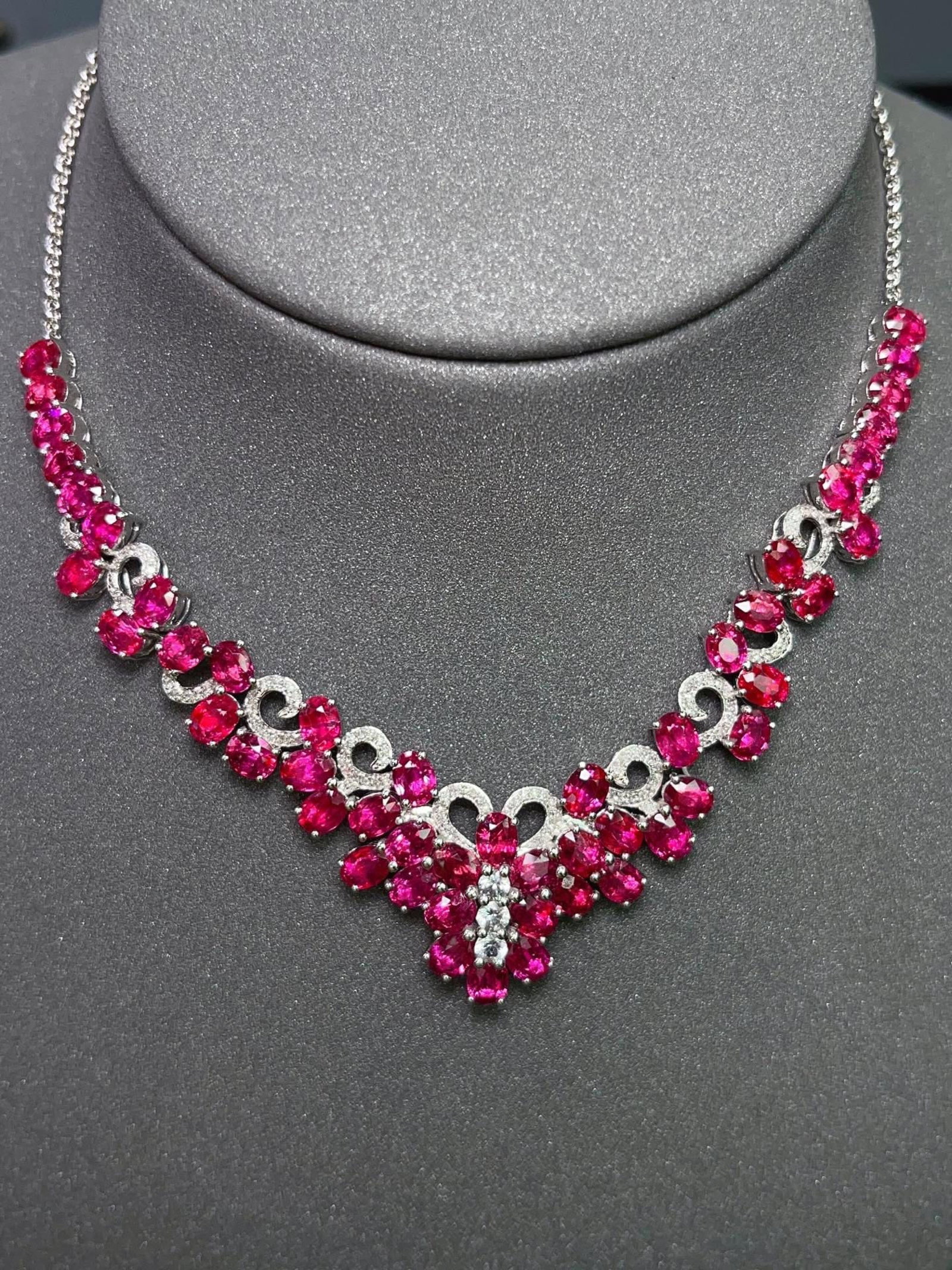 A Exquisite 18k Gold Inlaid 13.80ct Natural Ruby Necklace,Inlaid Diamond (1 of 4)