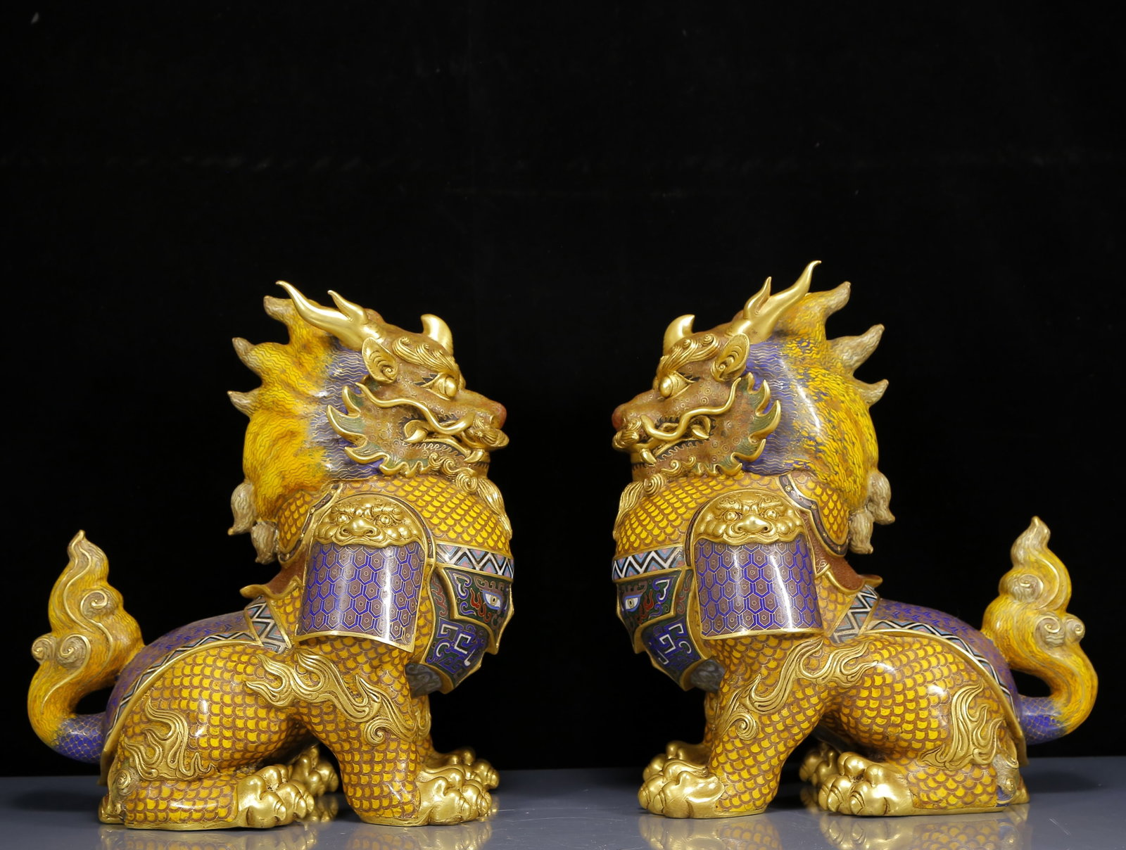 A Pair of Rare Cloisonne Lion Ornaments: A Pair of Rare Cloisonne Lion Ornaments,Qing Dynasty, China,Qianlong Four-character Mark,Size:12.2inx7.9inx13.8in,Total Weight:18250g 一对景泰蓝狮子摆&#