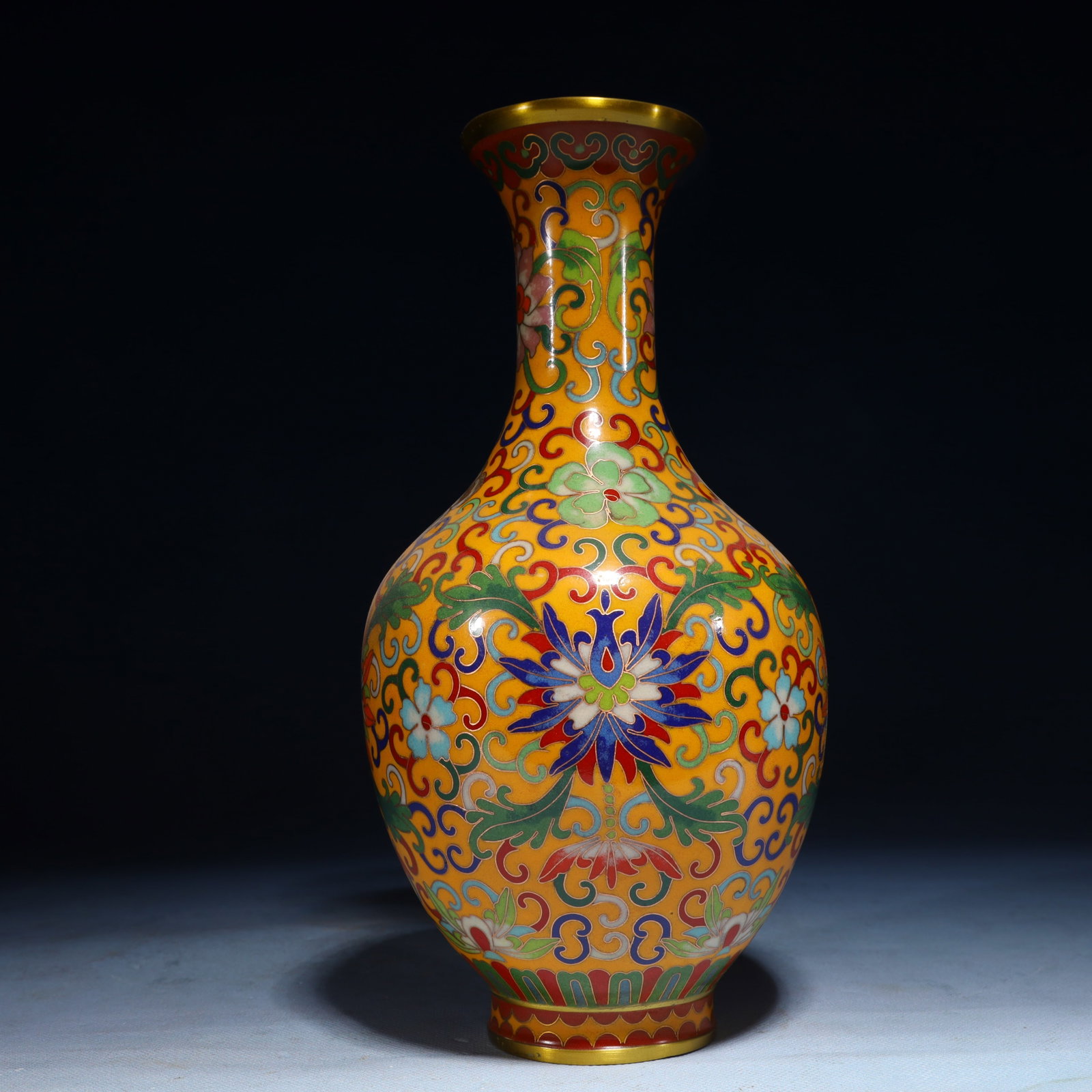 An Exquisite Cloisonne Flower Pattern Vase - 2