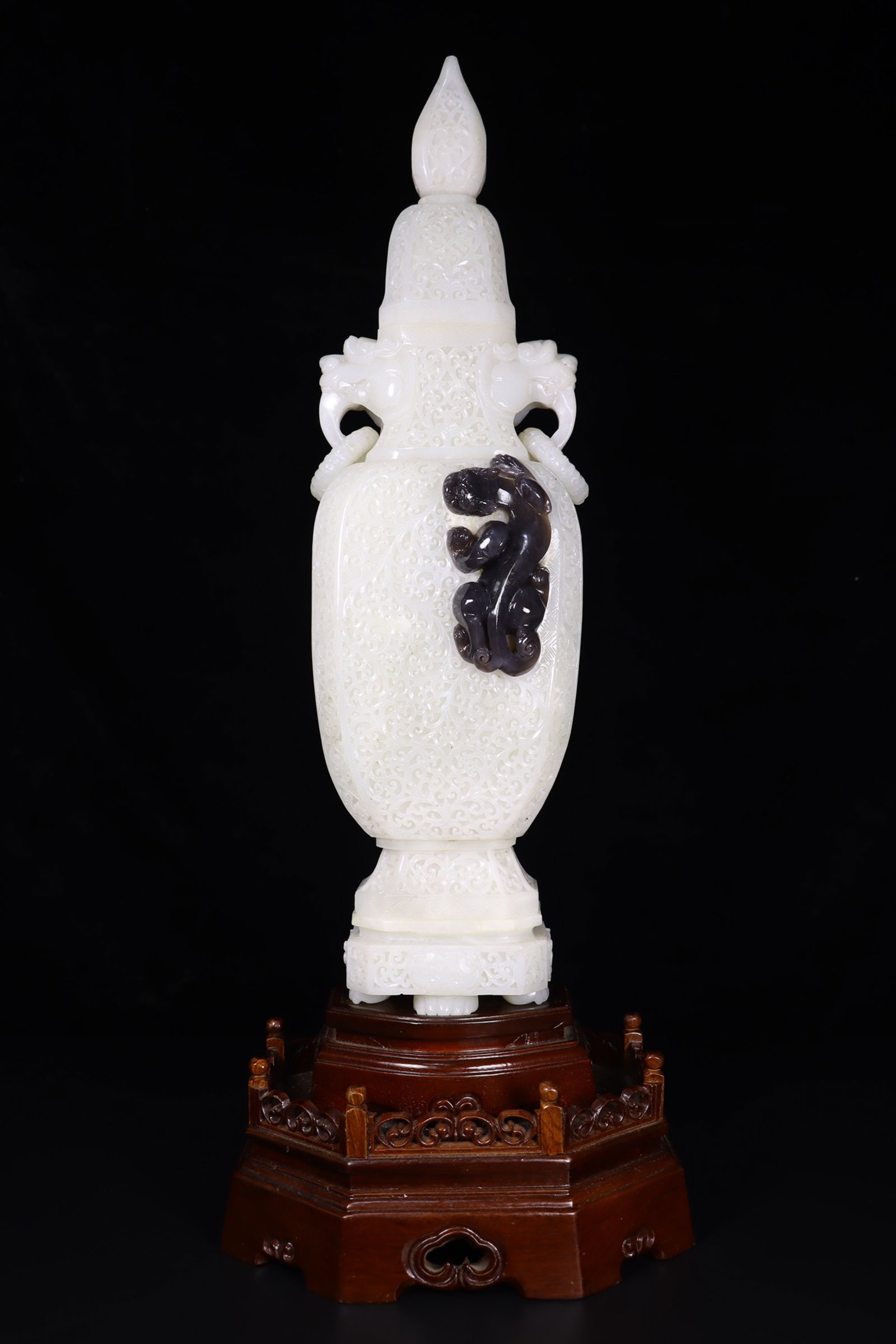 An Exquisite White Jade Shou-Character Pattern Bottle (1 of 9)