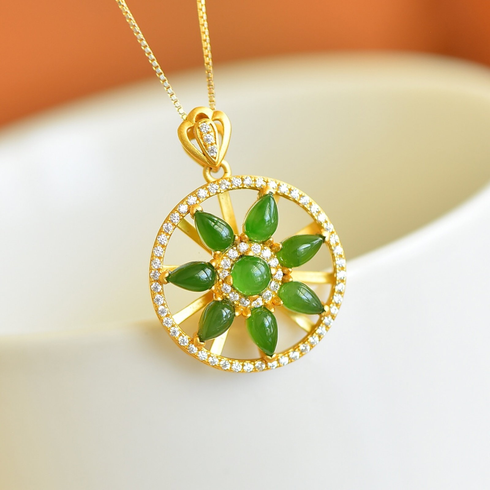 An Exquisite Sterling Silver-Gold Plated Inlaid Jasper Necklace,Inlaid Diamond: An Exquisite Sterling Silver-Gold Plated Inlaid Jasper Necklace,Inlaid Diamond,Size:0.1inx0.2in 纯银镀金镶碧玉项链,嵌钻石