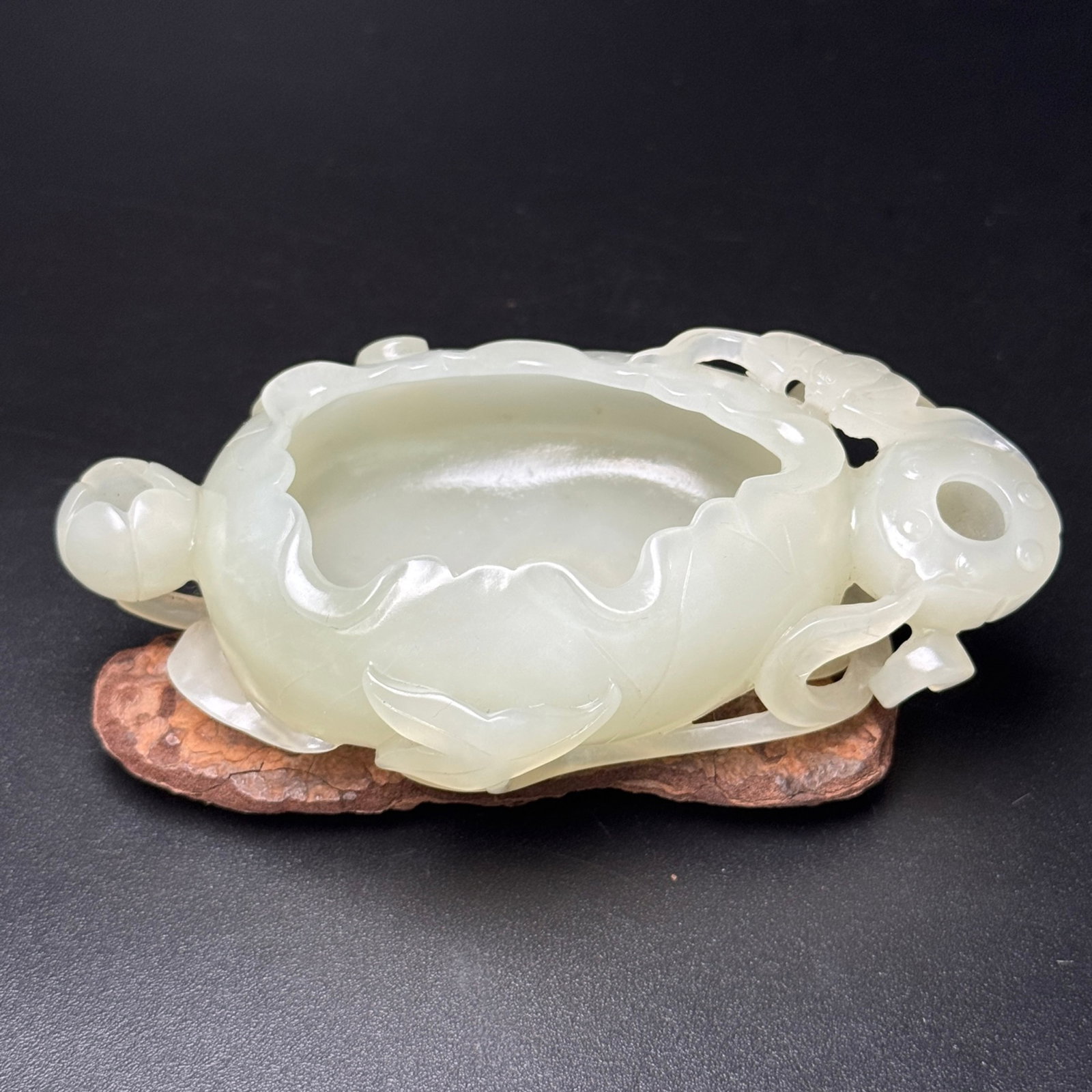 An Exquisite White Jade Lotus Pattern Brush Washer: An Exquisite White Jade Lotus Pattern Brush Washer,Qing Dynasty,China,Size:4.4inx2.4inx1.2in,Weight:117g 白玉荷花纹笔洗,中国清代