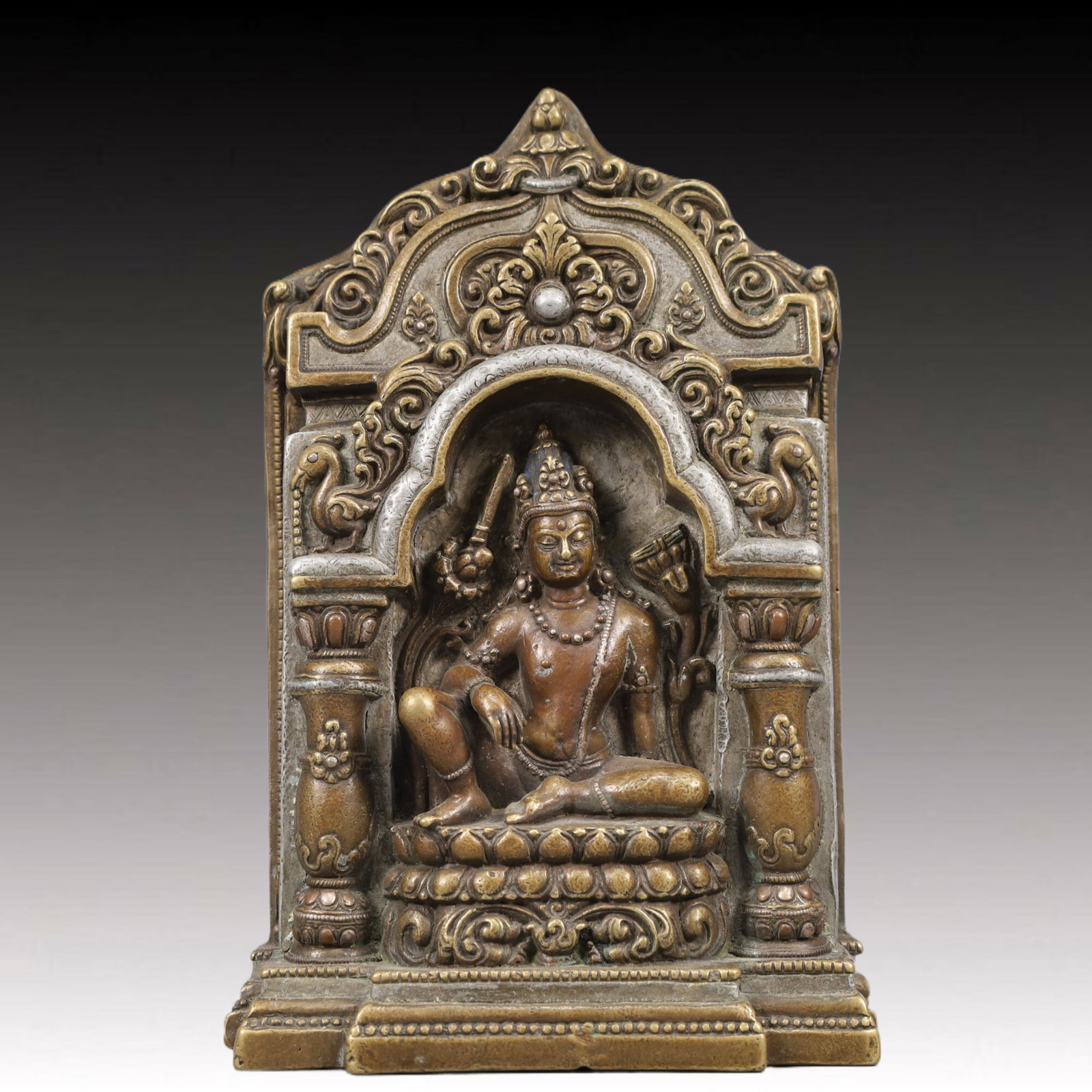 A Solemn Bronze Statue of Manjusri: A Solemn Bronze Statue of Manjusri, Qing Dynasty, China, Size:5.7inx2.4inx8.7in, Weight:2250g 铜文殊菩萨像,中国清代,尺寸:5.7inx2