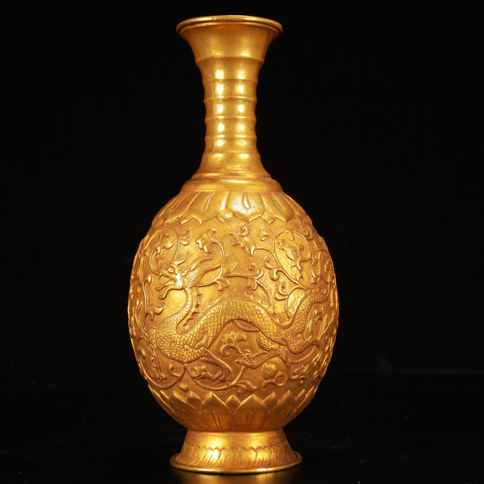 An Exquisite Gilt Bronze Dragon and Phoenix Pattern Vase: An Exquisite Gilt Bronze Dragon and Phoenix Pattern Vase,Tang Dynasty, China,Zhenguan Four-character Mark,Size:4.3inx9.4in,Weight:650g 铜鎏金龙凤纹瓶,中