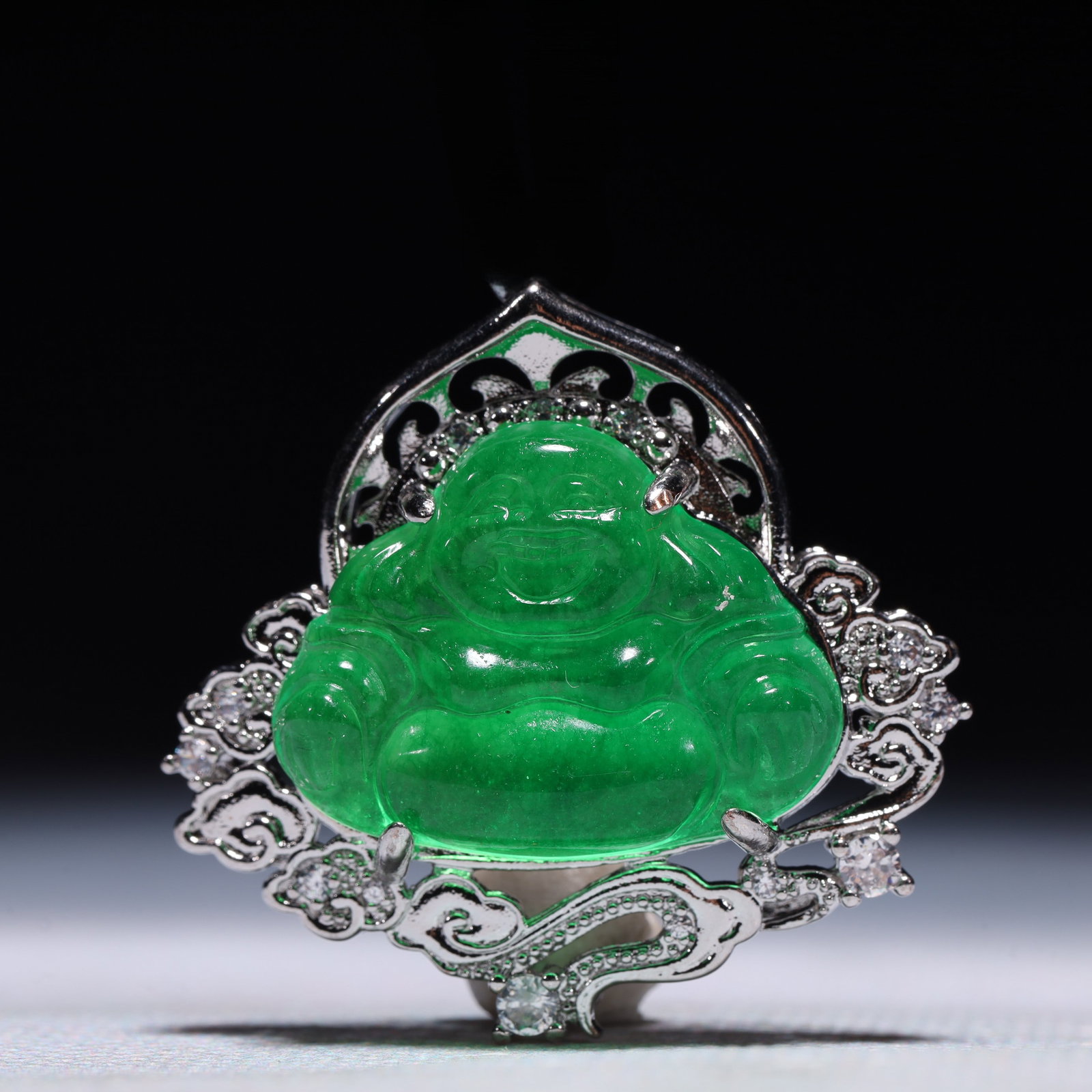 An Exquisite Statue of Maitreya Buddha Pendant,Inlaid Gems: An Exquisite Statue of Maitreya Buddha Pendant,Inlaid Gems,Size:1.6inx0.4inx1.4in,Weight:14.9g 一个精美的弥勒佛像吊坠,镶宝