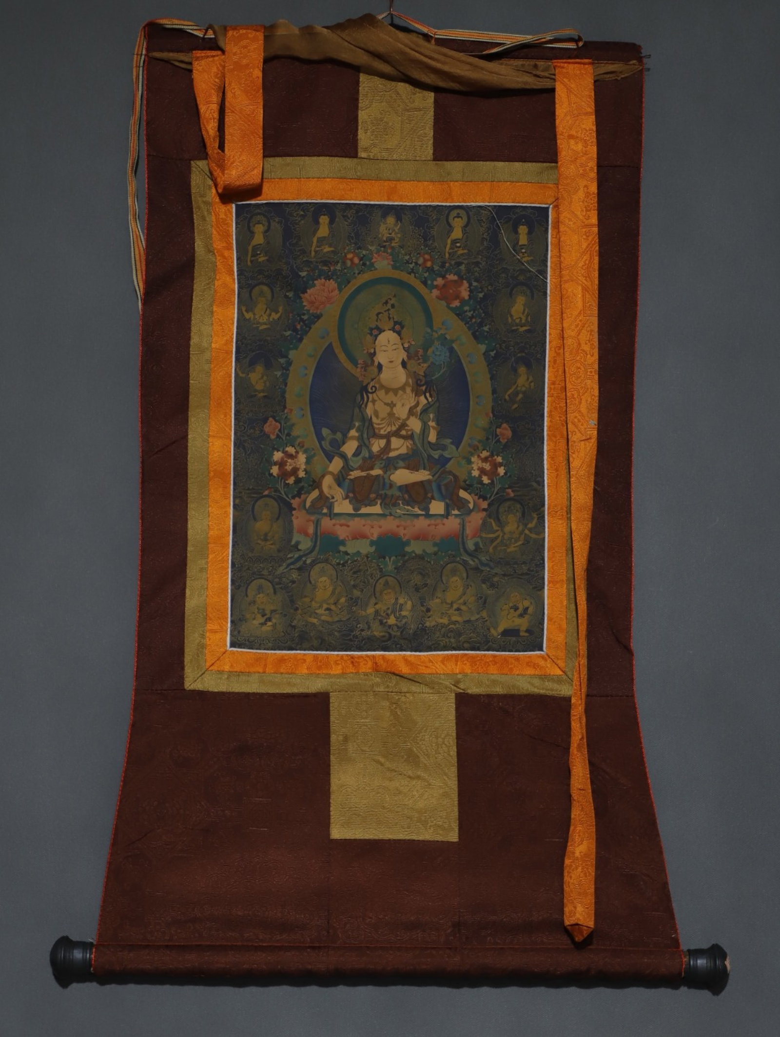 A Rare Brocade Painted Color Statue of Tara Tangka: A Rare Brocade Painted Color Statue of Tara Tangka,Qing Dynasty, China,Size:34.6inx18.1in,(Without frame)16.5inx11in 织锦彩绘度母像唐卡,中&#