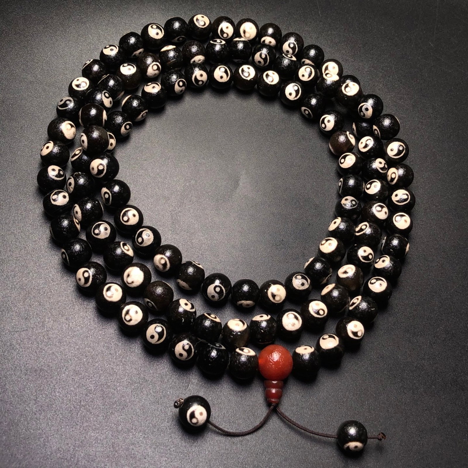 An Exquisite Dzi Bead Trigram Pattern Pendant: An Exquisite Dzi Bead Trigram Pattern Pendant,Size:0.4in*109 天珠八卦纹挂件