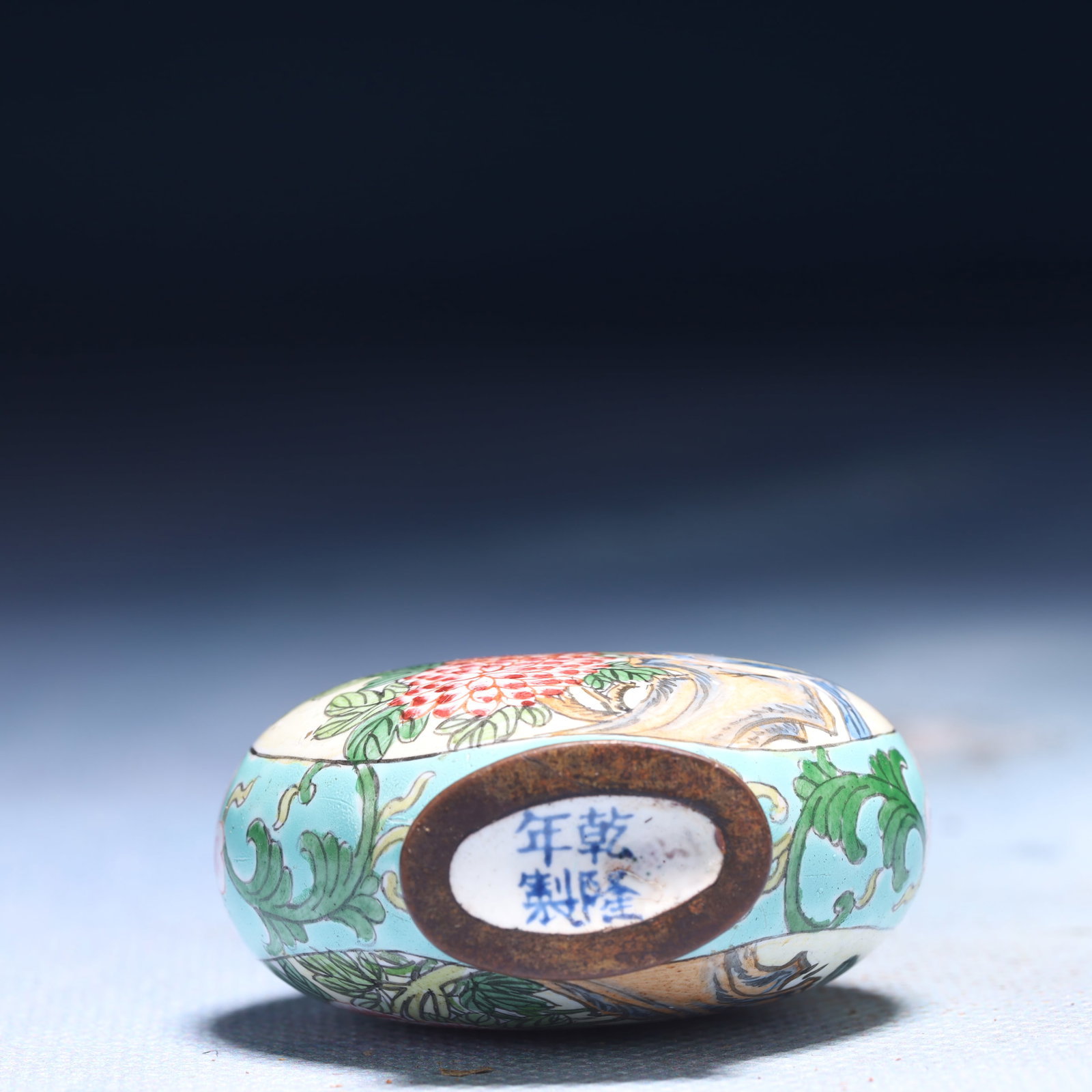 An Exquisite Painted Enamel Flower and Bird Pattern Snuff Bottle - 6
