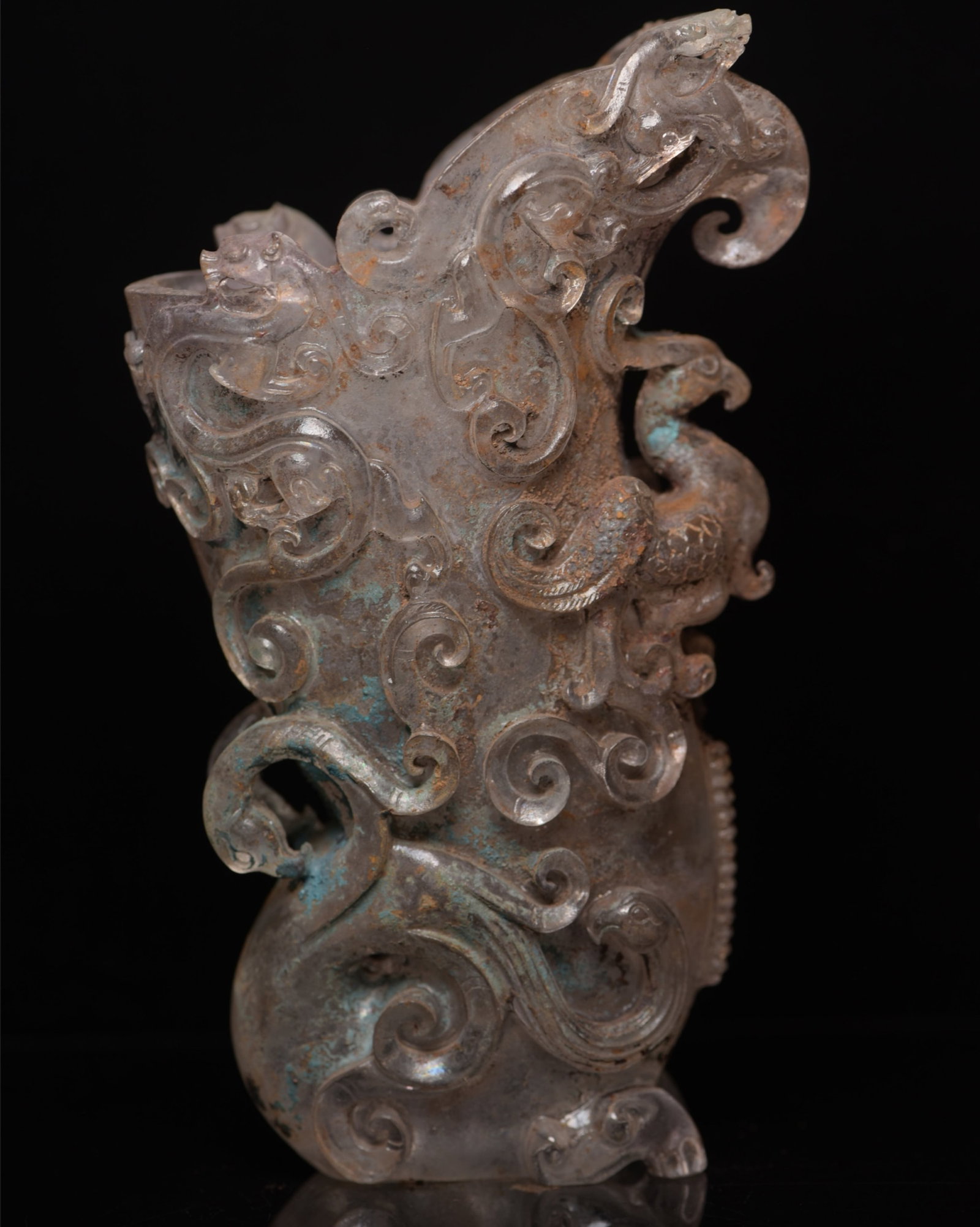 An Exquisite Glass Chi-Dragon Pattern Goblet: An Exquisite Glass Chi-Dragon Pattern Goblet,Qing Dynasty,China,Size:7.3inx4.3inx3in,Weight:960g 琉璃螭龙纹爵杯,中国清代