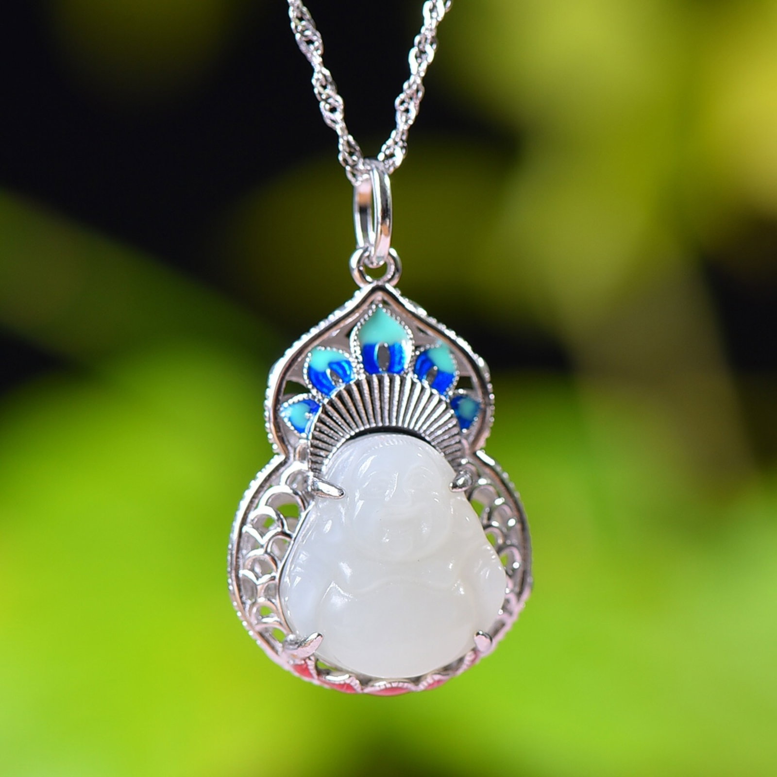 An Exquisite Sterling Silver Inlaid White Jade Enamel Necklace: An Exquisite Sterling Silver Inlaid White Jade Enamel Necklace,Size:0.5inx0.6in 纯银镶白玉珐琅项链