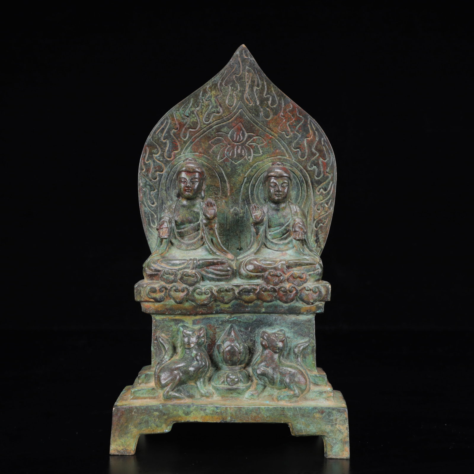 An Archaic Bronze Auspicious Beast Pattern Screen,with Statue of Sakyamuni: An Archaic Bronze Auspicious Beast Pattern Screen,with Statue of Sakyamuni,the Warring States Period in China,Size:4.7inx3.1inx8.7in,Weight:1200g