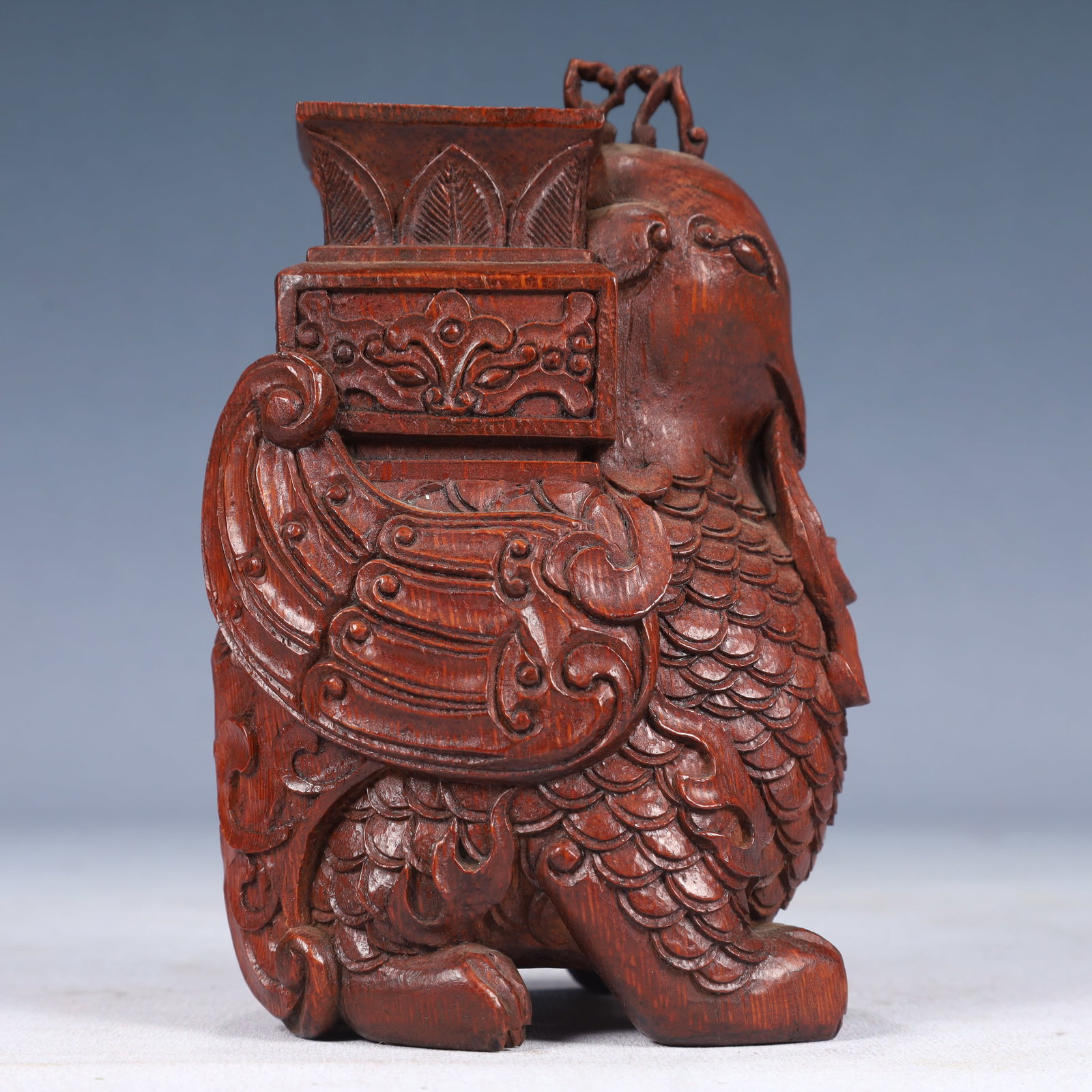 An Exquisite Bamboo Bird-Shaped Brush Pot: An Exquisite Bamboo Bird-Shaped Brush Pot,Qing Dynasty, China,Size:3.9inx3.1inx5.9in,Weight:350g 竹雕鸟形笔筒,中国清代