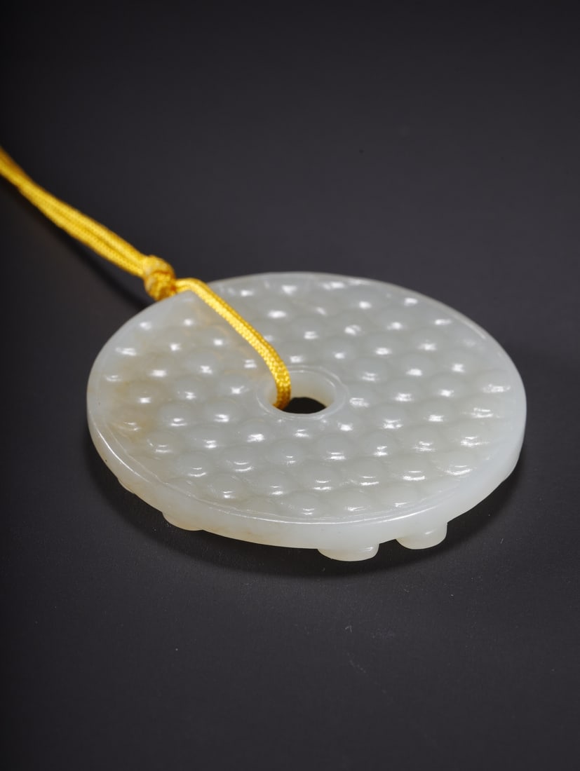 An Exquisite White Jade Dragon Pattern Pendant - 6
