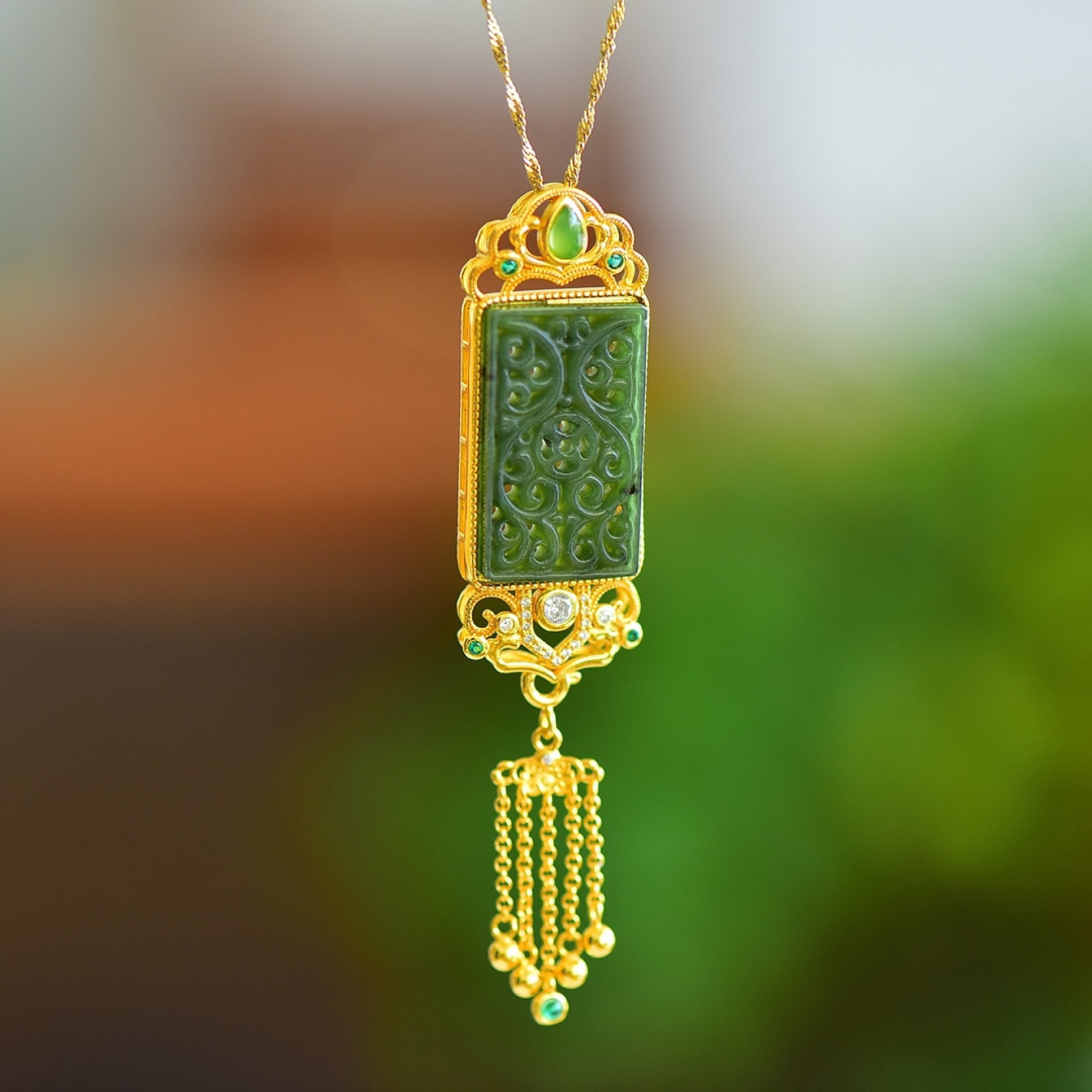 An Exquisite Sterling Silver-Gold Plated Inlaid Jasper Pendant,Inlaid Diamond: An Exquisite Sterling Silver-Gold Plated Inlaid Jasper Pendant,Inlaid Diamond 纯银镀金镶碧玉项链,嵌钻石