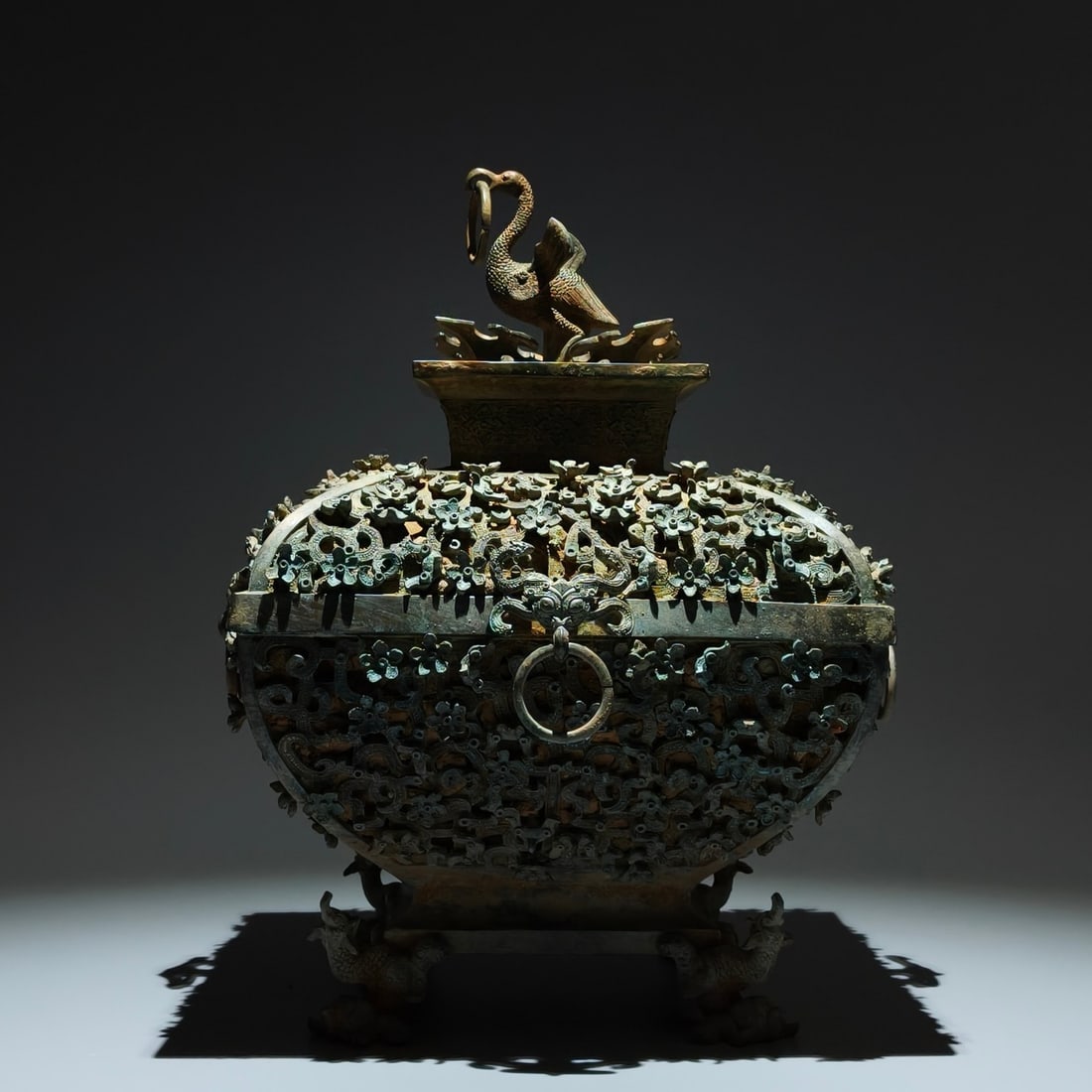 An Archaic Bronze Dragon Pattern Pot (1 of 9)