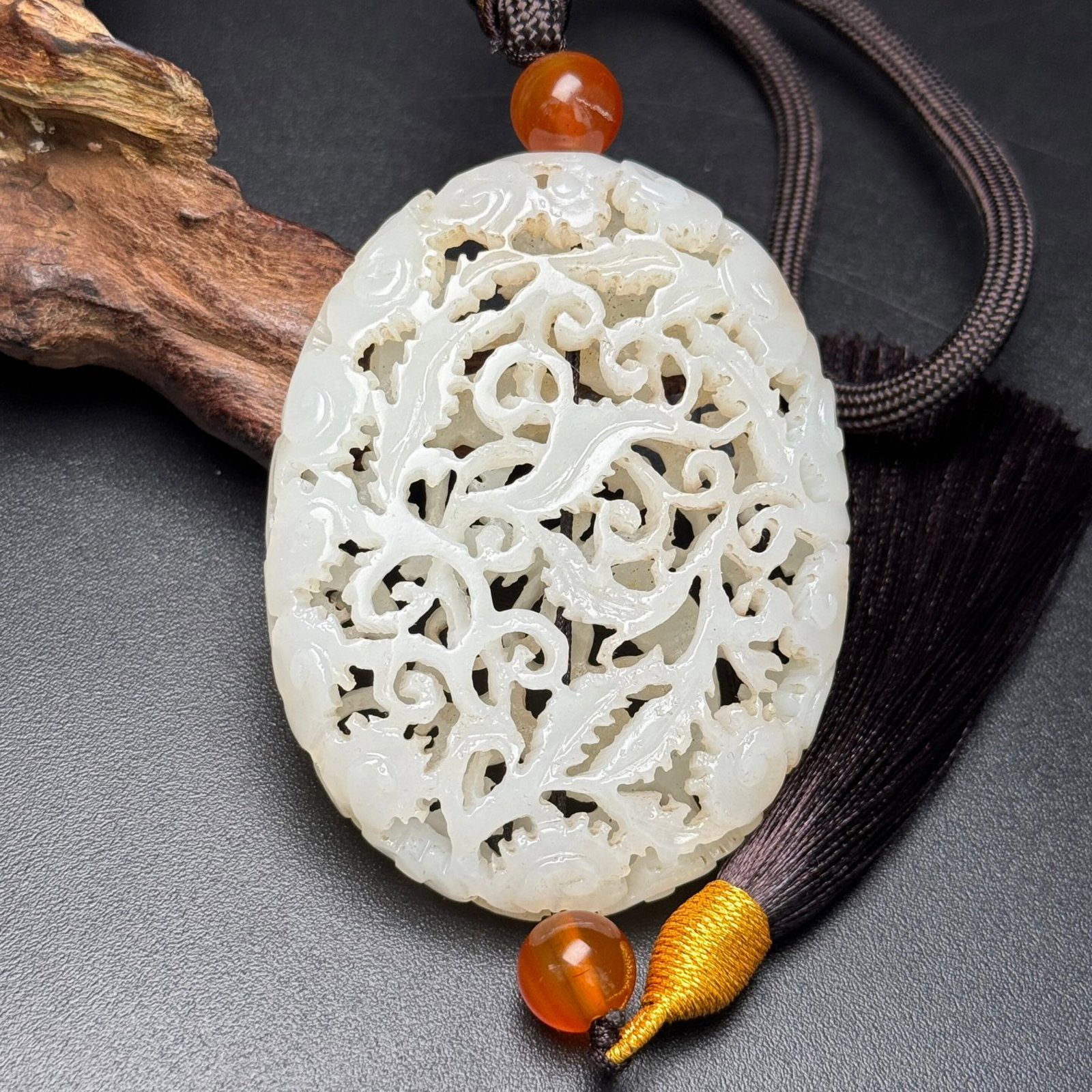 An Exquisite White Jade Deer Pattern Pendant - 3