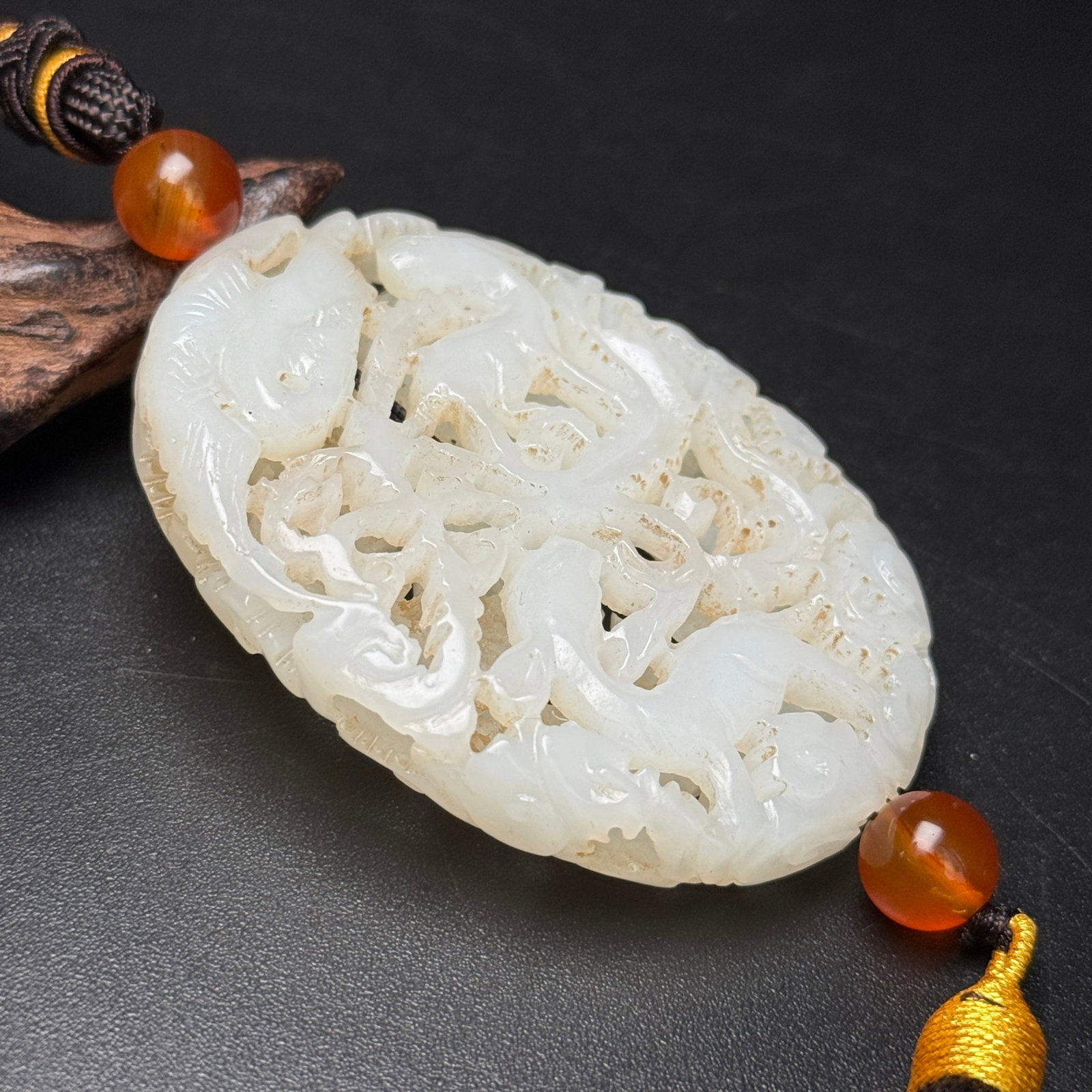 An Exquisite White Jade Deer Pattern Pendant - 5