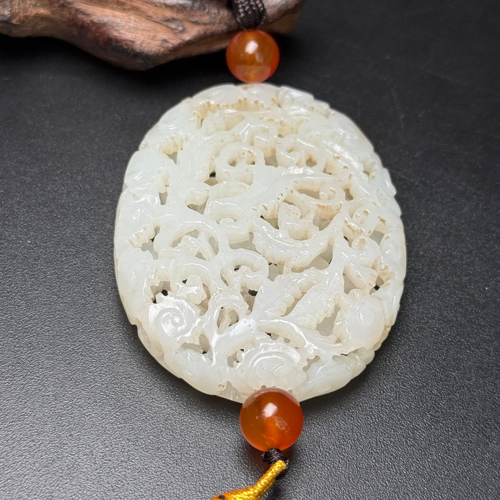 An Exquisite White Jade Deer Pattern Pendant - 6