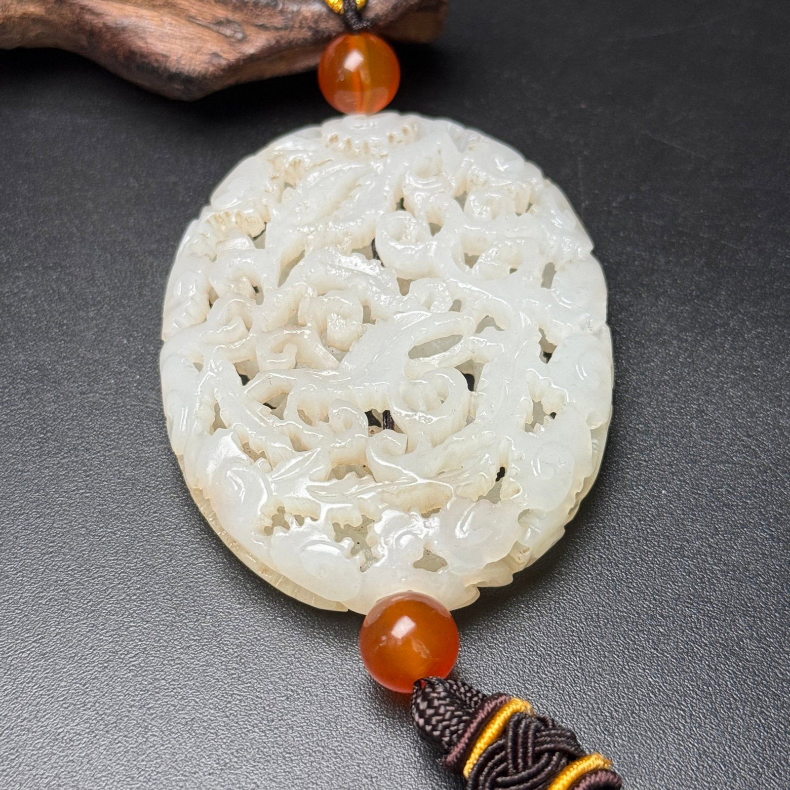 An Exquisite White Jade Deer Pattern Pendant - 7