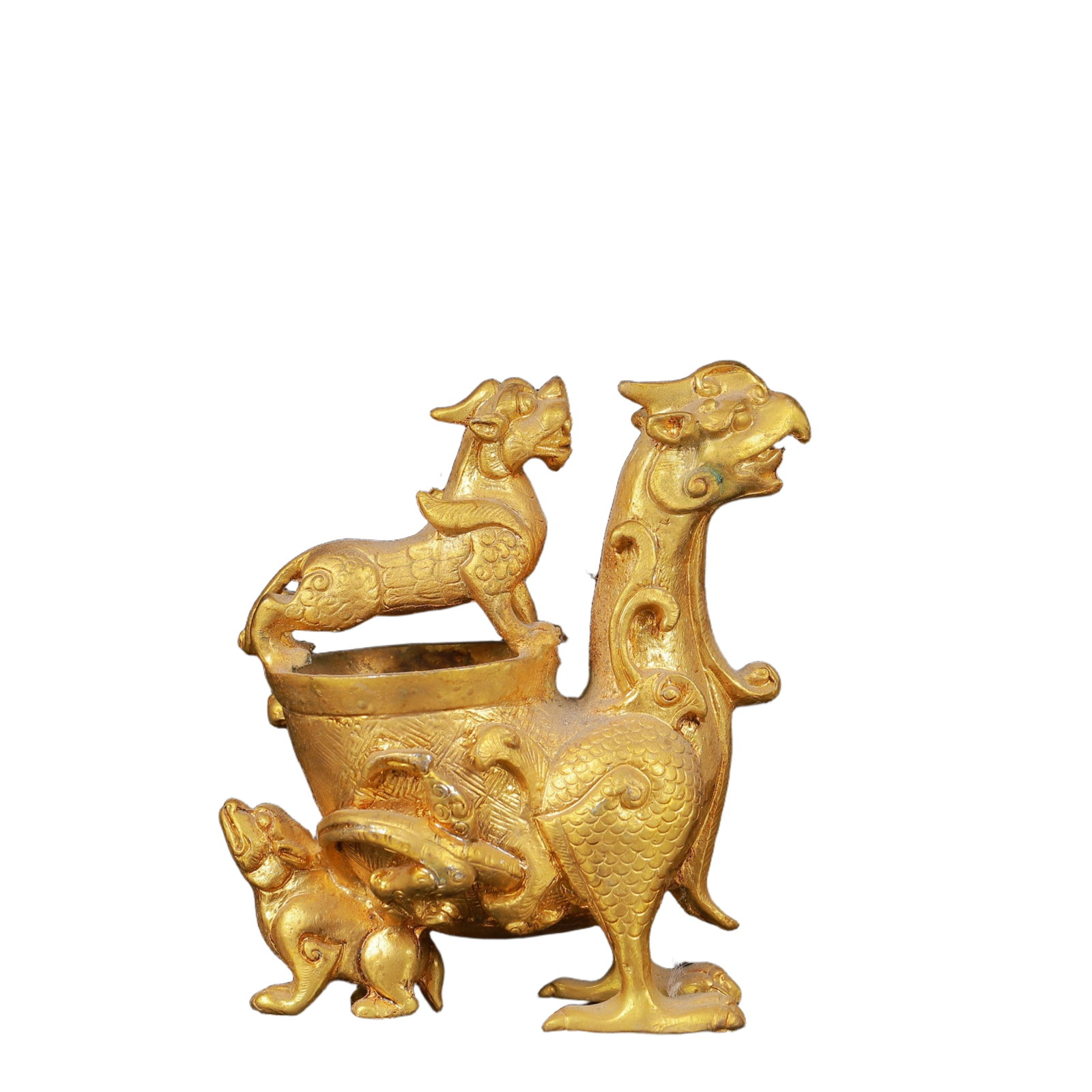 An Exquisite Gilt Bronze Auspicious Beast Ornament: An Exquisite Gilt Bronze Auspicious Beast Ornament,Qing Dynasty,China,Size:4.3inx1.2inx3.9in,Weight:532g 铜鎏金瑞兽摆件,中国清代