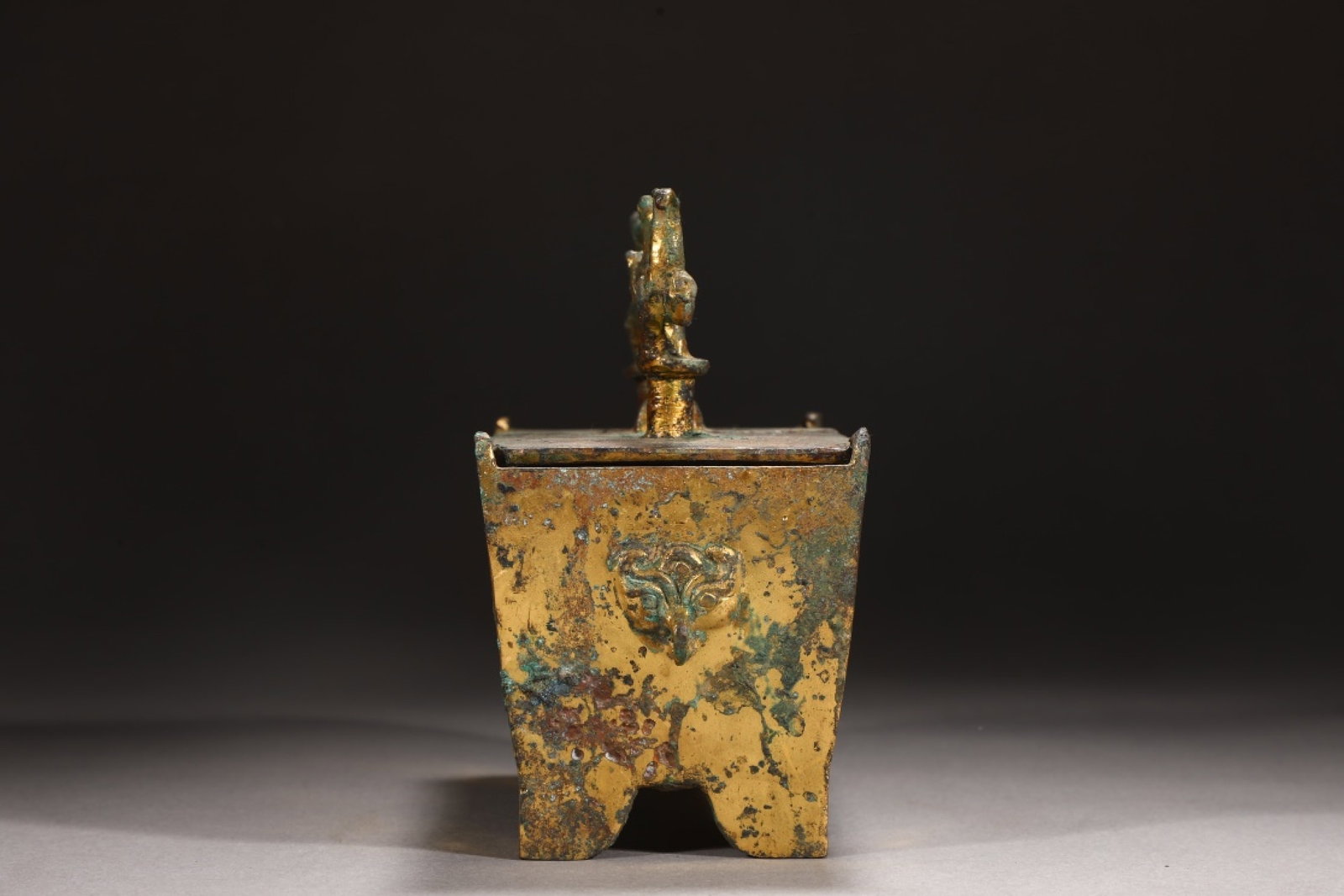 An Exquisite Gilt Bronze Auspicious Beast Pattern Box - 3