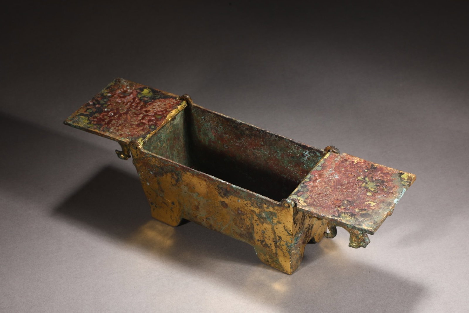 An Exquisite Gilt Bronze Auspicious Beast Pattern Box - 5