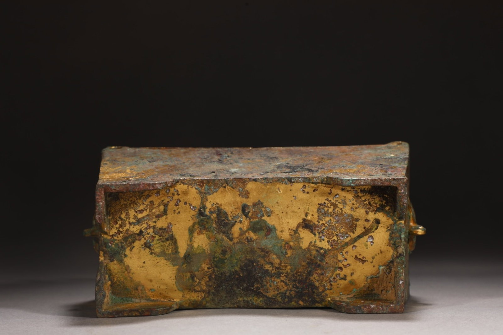 An Exquisite Gilt Bronze Auspicious Beast Pattern Box - 6