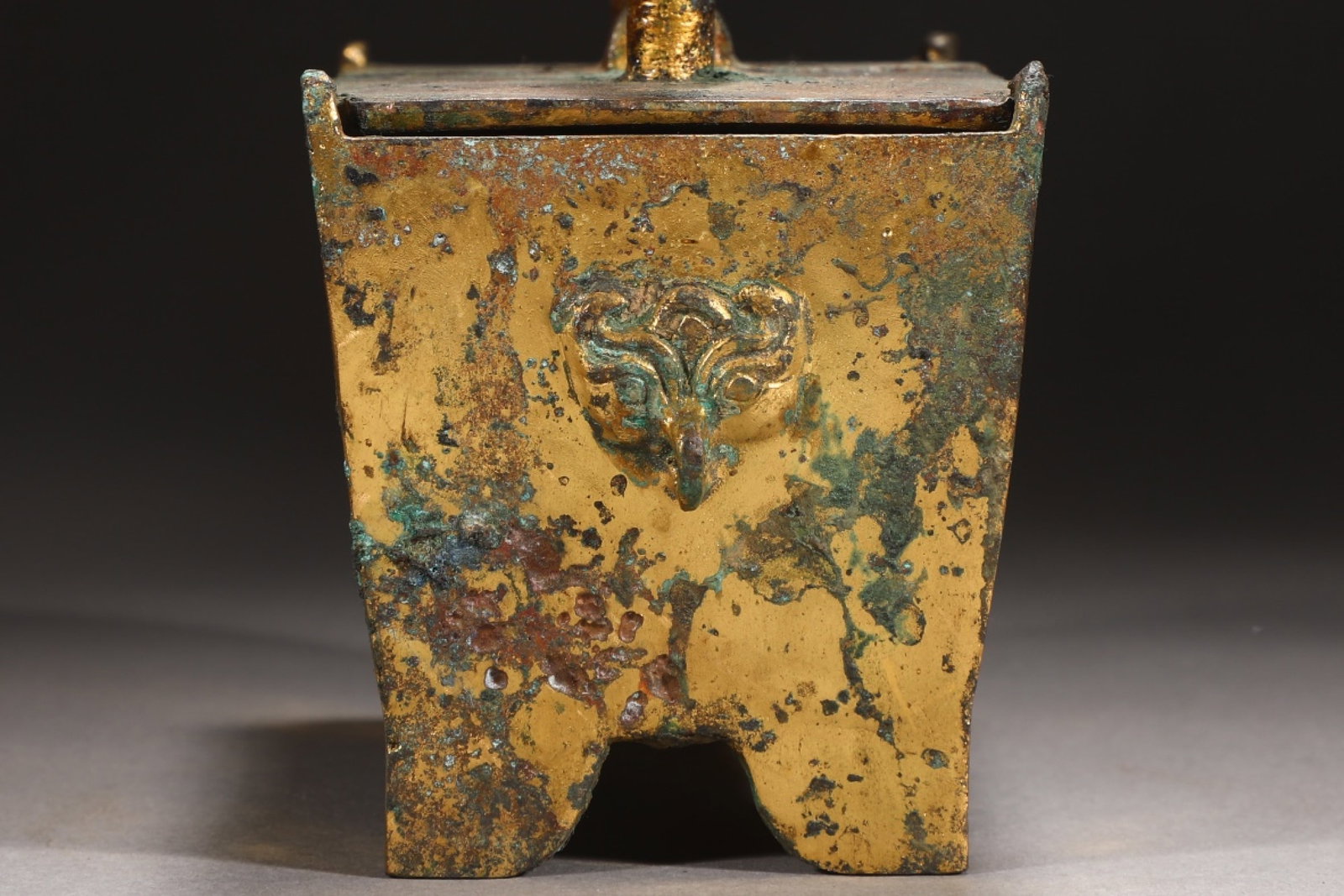 An Exquisite Gilt Bronze Auspicious Beast Pattern Box - 9