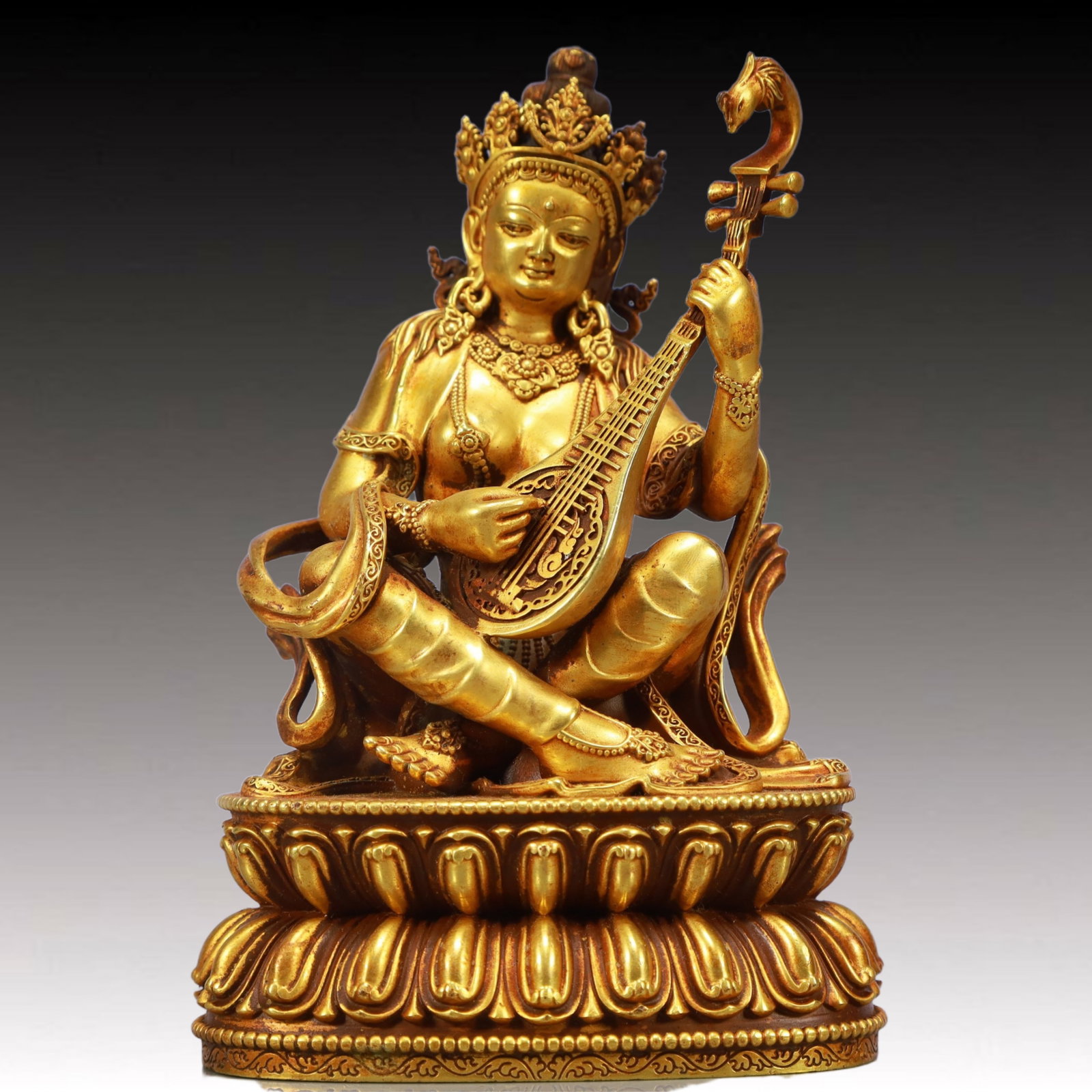 A Solemn Gilt Bronze Statue of Gautama??s Mother: A Solemn Gilt Bronze Statue of Gautama’s Mother,Ming Dynasty, China,Yongle Six-character Mark,Size:3.9inx2.6inx5.9in,Weight:1750g 铜鎏金佛母像,中国