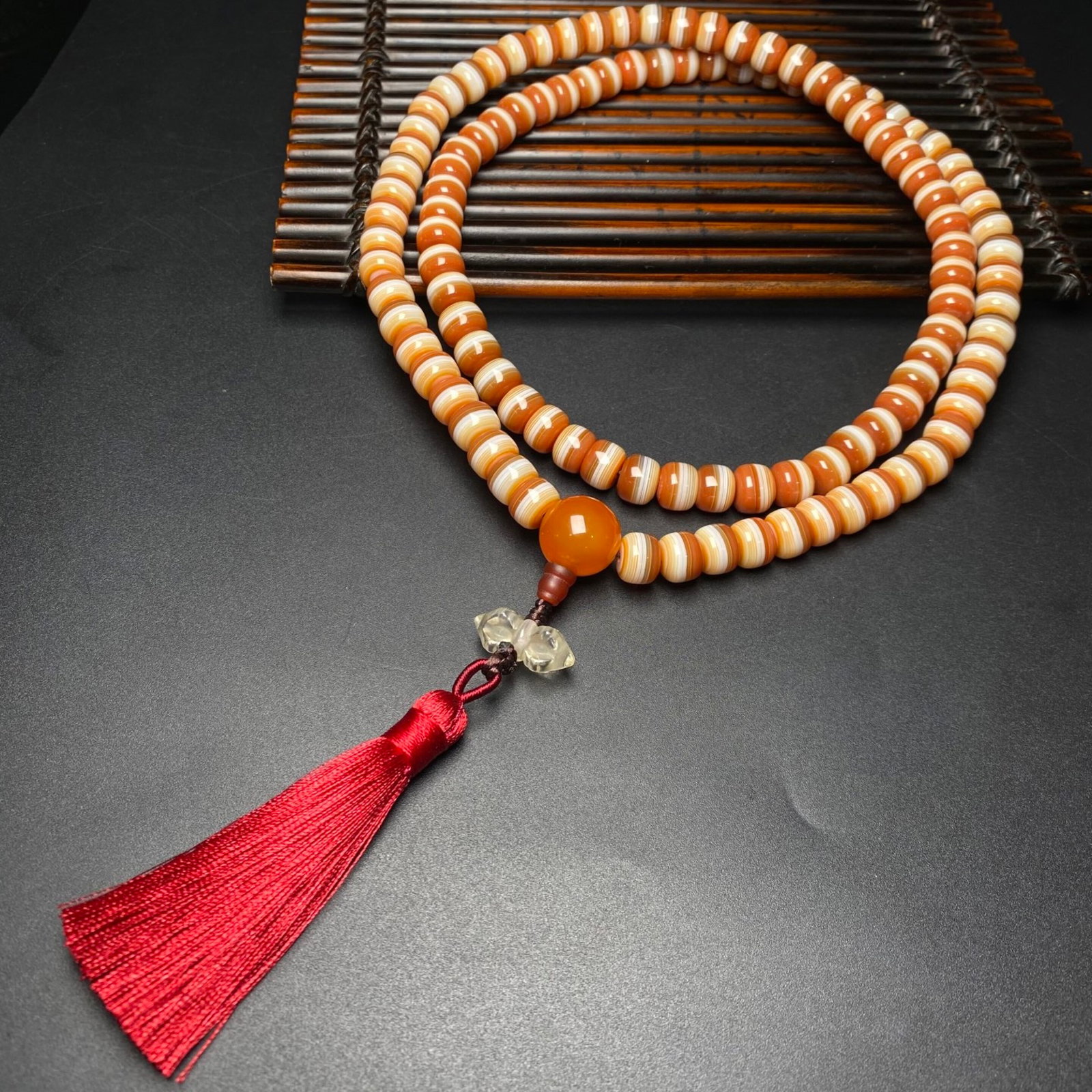 An Exquisite Agate Pendant (1 of 8)