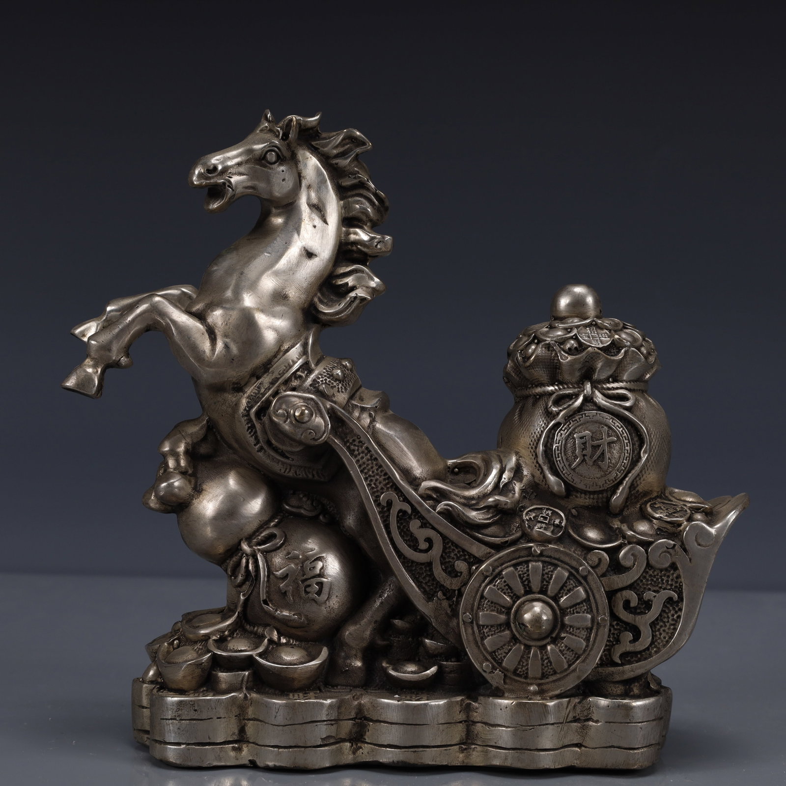 An Exquisite Silver-Plated Bronze Horse Ornament: An Exquisite Silver-Plated Bronze Horse Ornament,Qing Dynasty, China,Qianlong Four-character Mark,Size:9.4inx2.4inx6.7in,Weight:1400g
