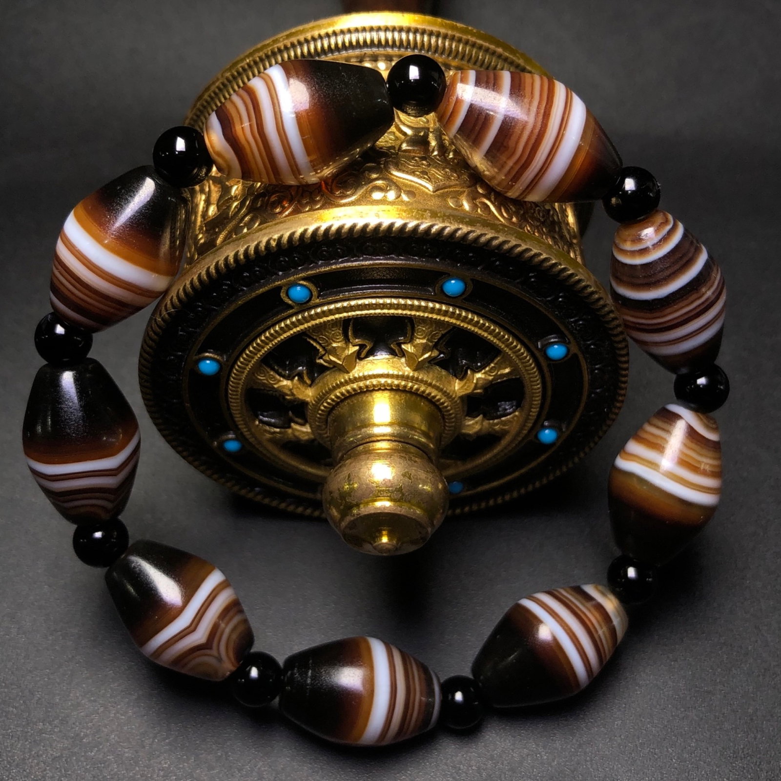An Exquisite Agate Bracelet - 3