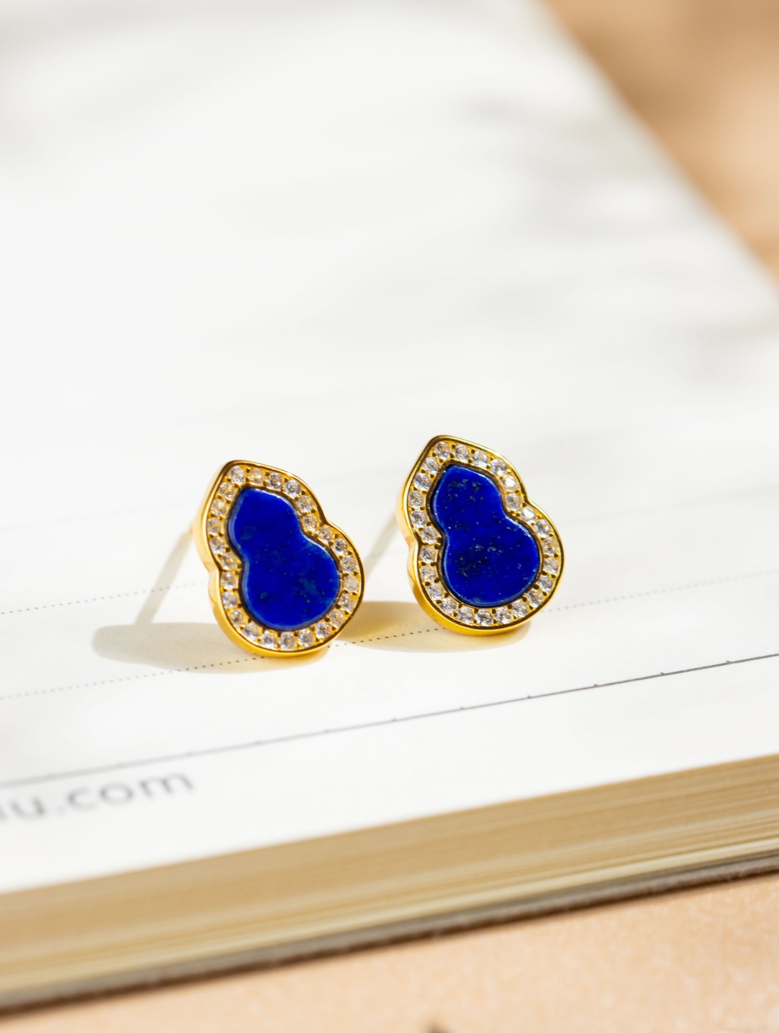 A Pair of Exquisite Sterling Silver-Gold Plated Inlaid Lapis Lazuli Gourd Earrings,Inlaid Diamond: A Pair of Exquisite Sterling Silver-Gold Plated Inlaid Lapis Lazuli Gourd Earrings,Inlaid Diamond