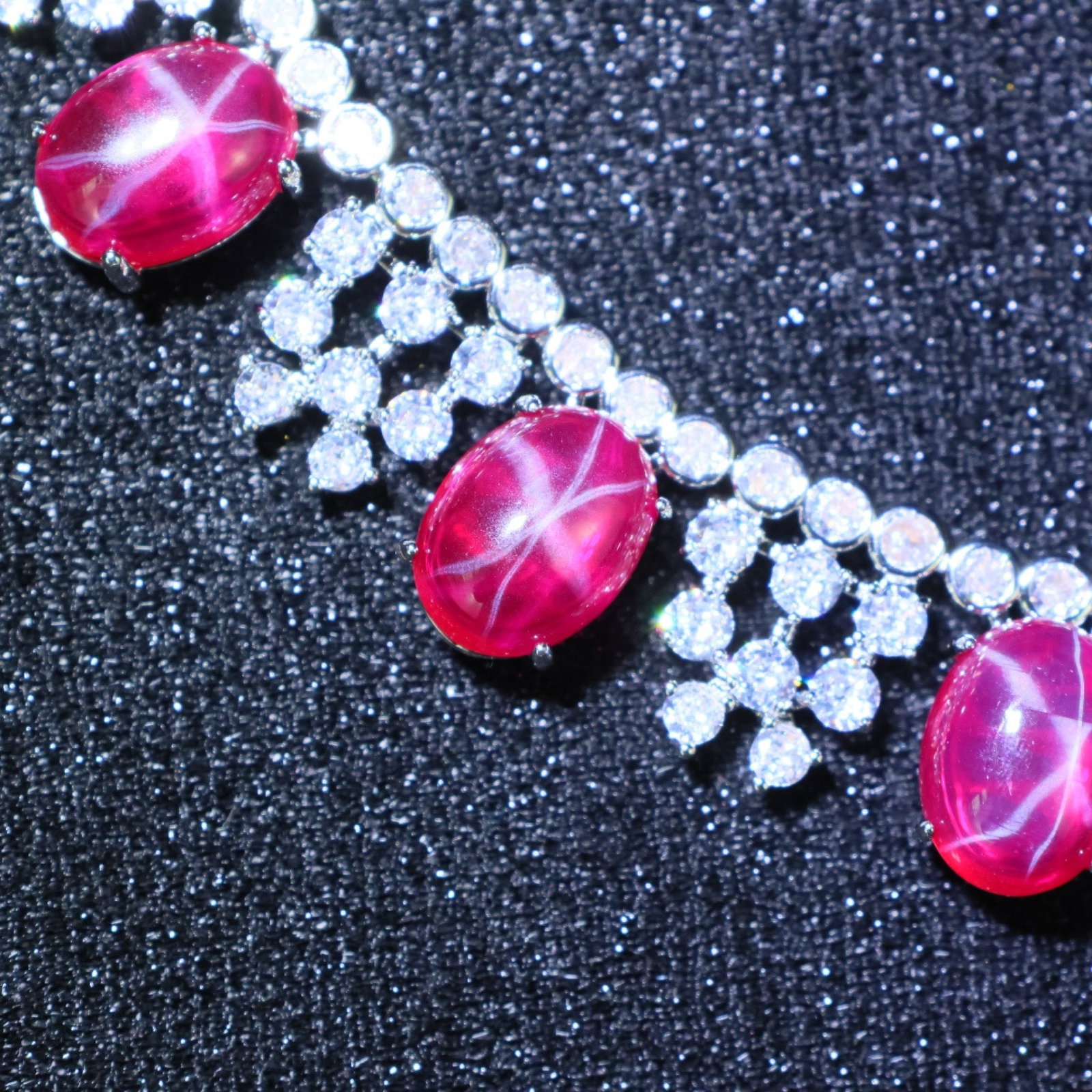 An Exquisite Necklace - 4