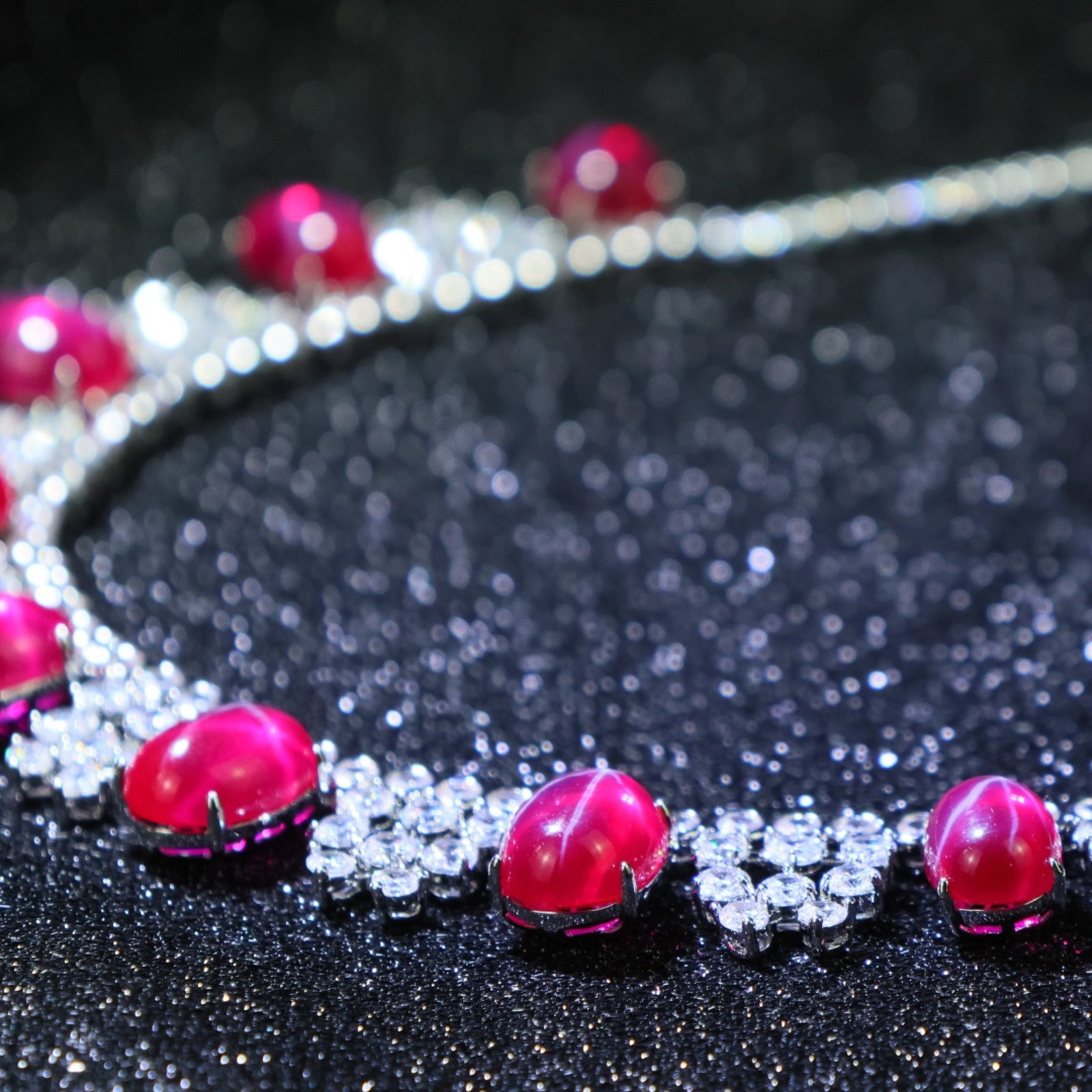An Exquisite Necklace - 5