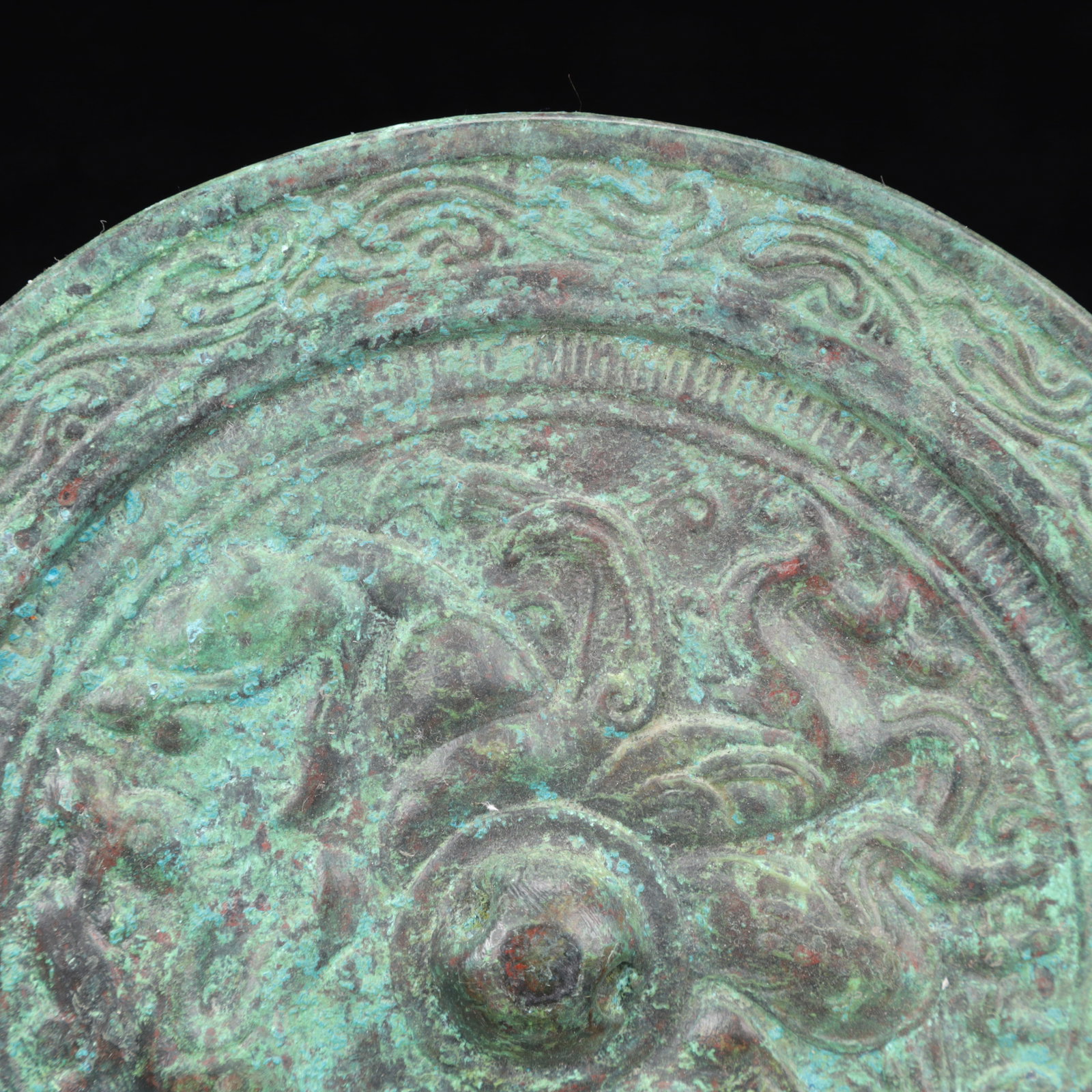An Archaic Bronze Dragon Pattern Round Mirror - 2